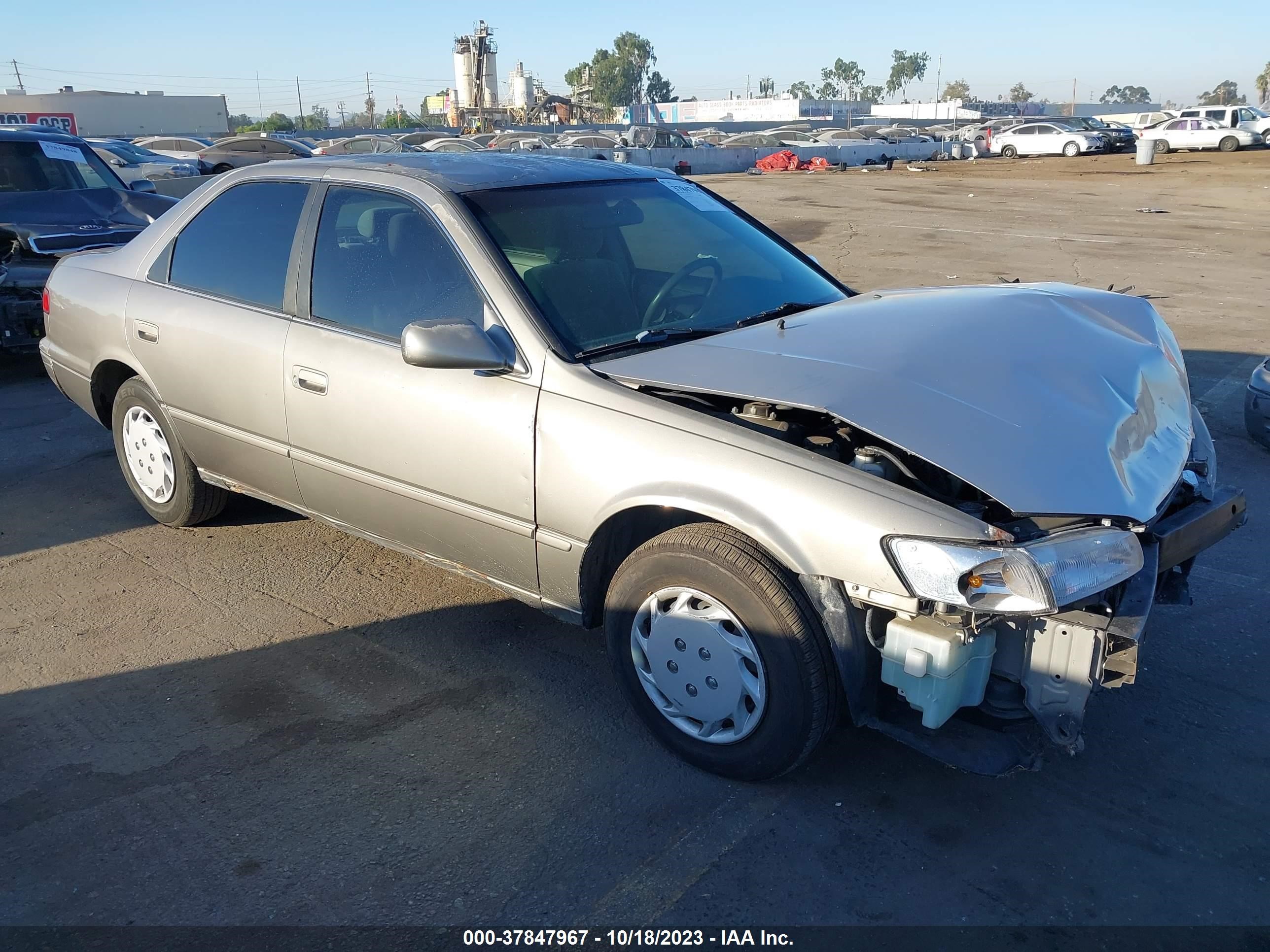 TOYOTA CAMRY 1998 jt2bg22k1w0232297