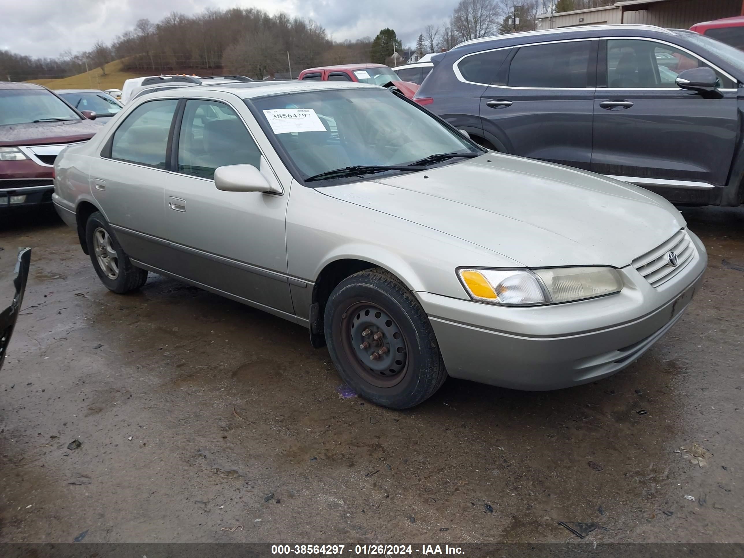 TOYOTA CAMRY 1999 jt2bg22k1x0355292