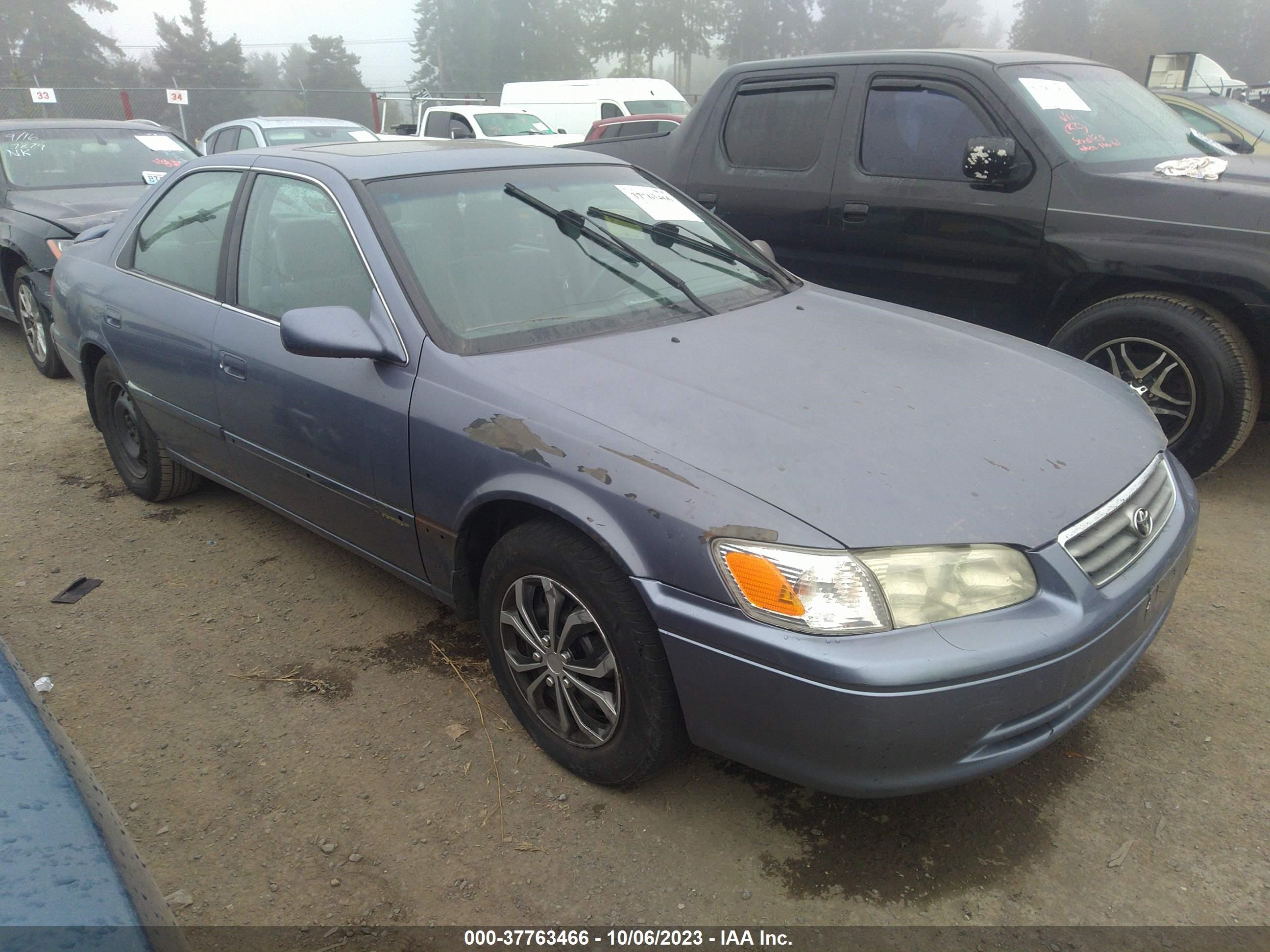 TOYOTA CAMRY 2000 jt2bg22k1y0392313