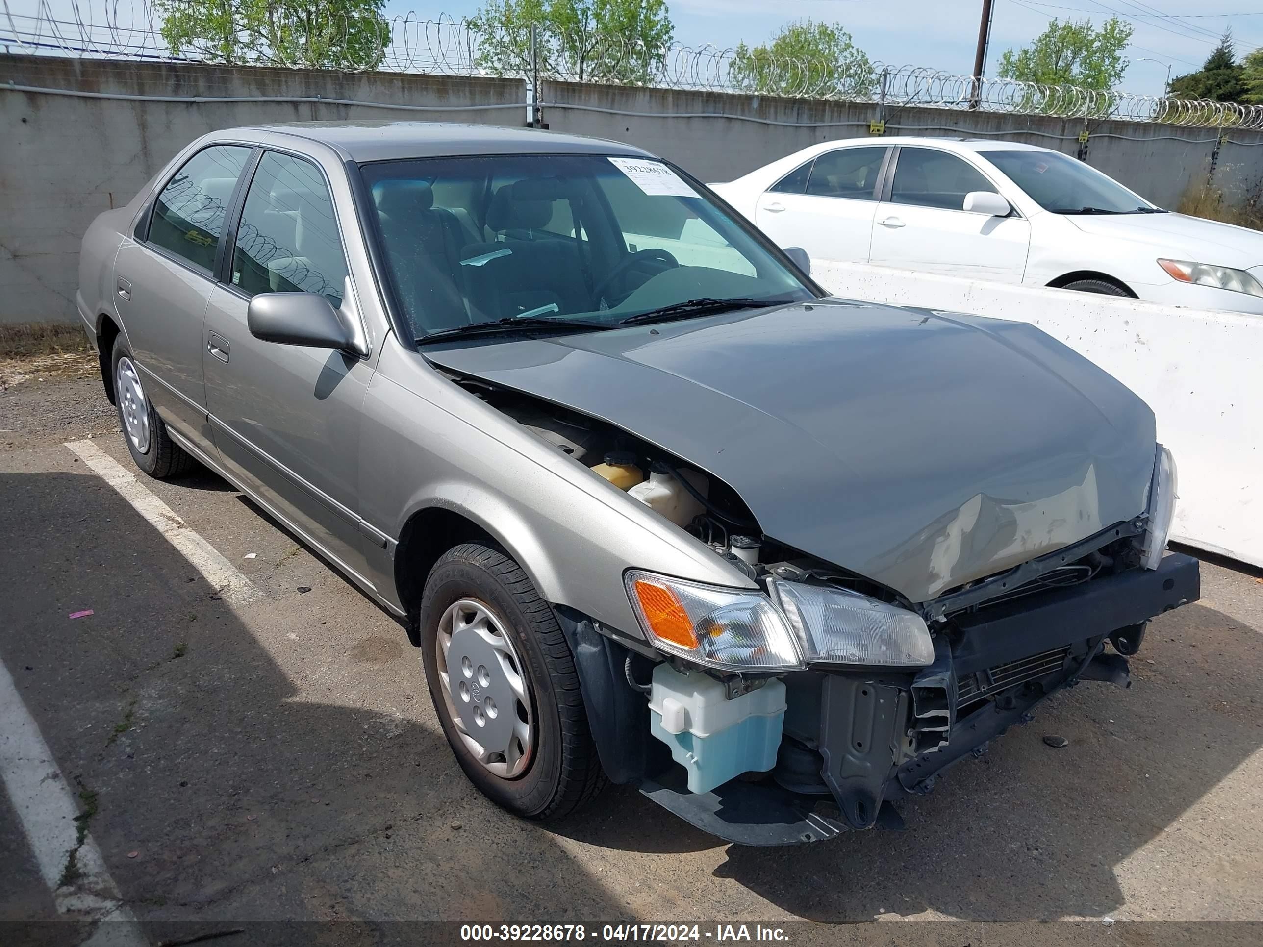 TOYOTA CAMRY 1998 jt2bg22k2w0201334