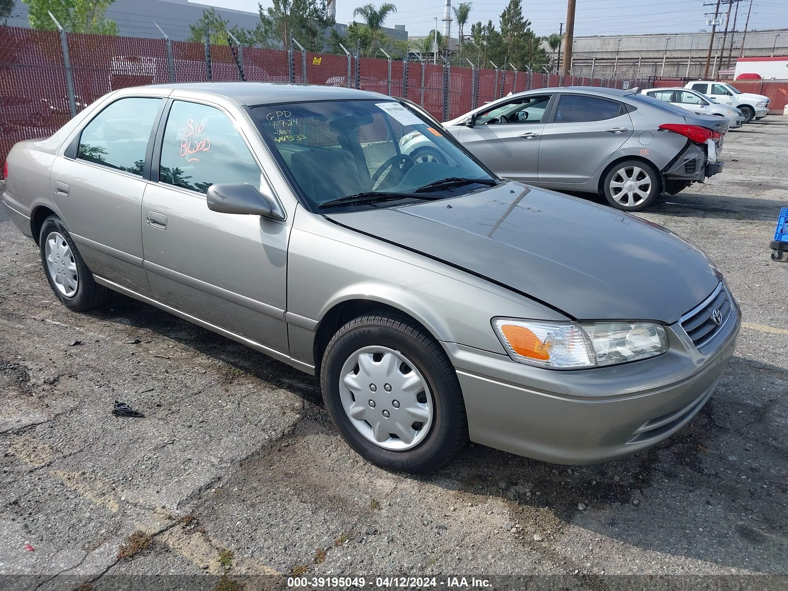 TOYOTA CAMRY 2000 jt2bg22k2y0435508