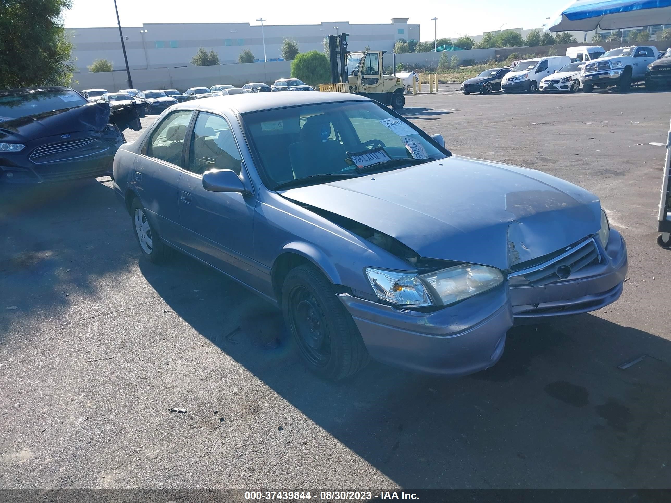 TOYOTA CAMRY 2000 jt2bg22k3y0412805