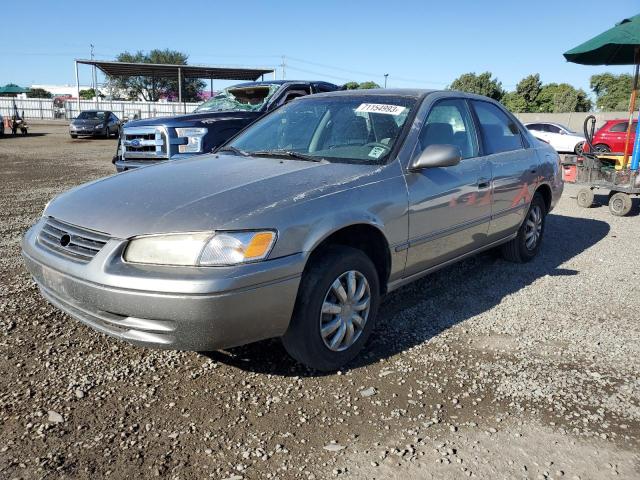 TOYOTA CAMRY 1998 jt2bg22k4w0233556