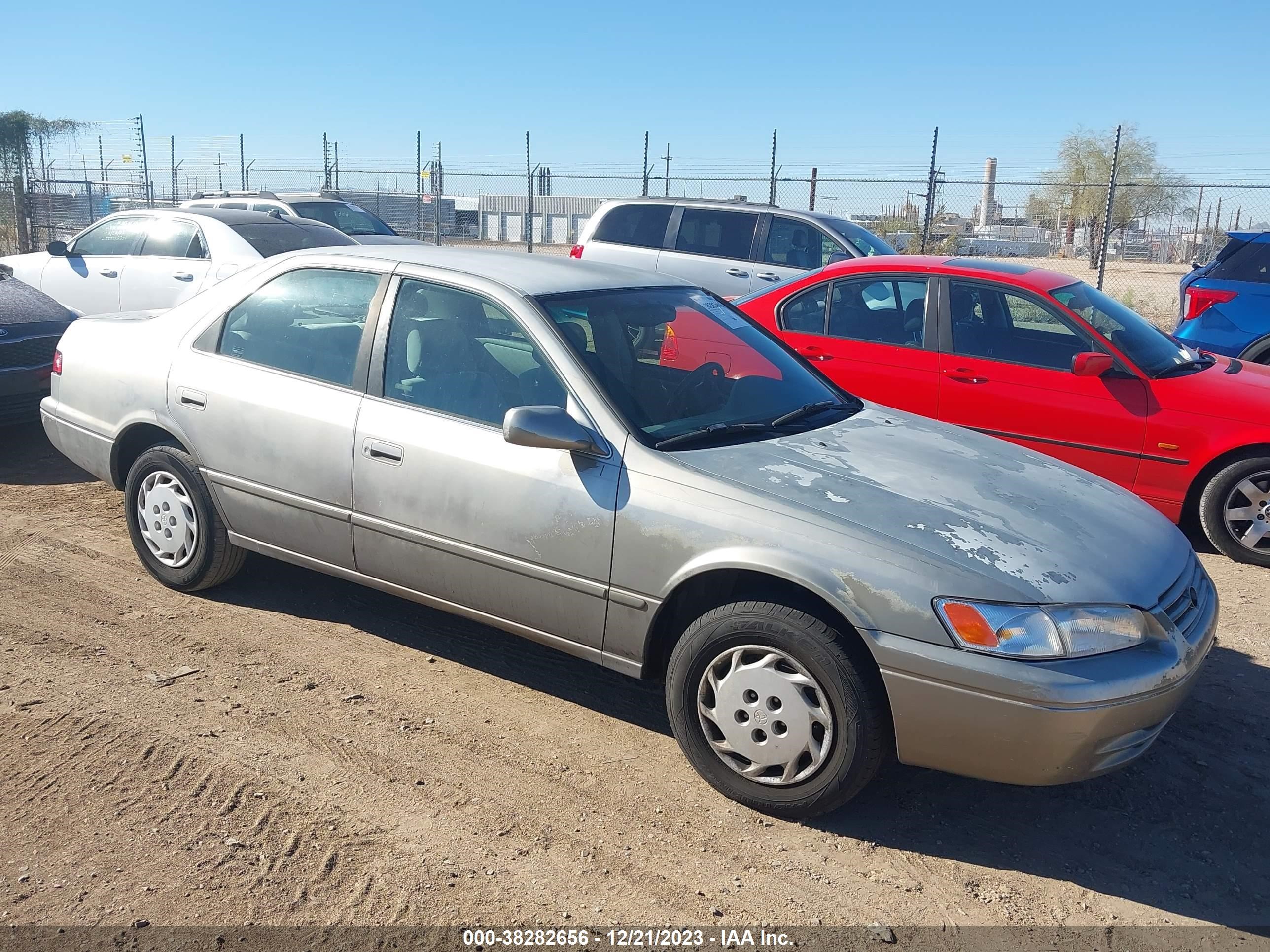 TOYOTA CAMRY 1999 jt2bg22k4x0321539