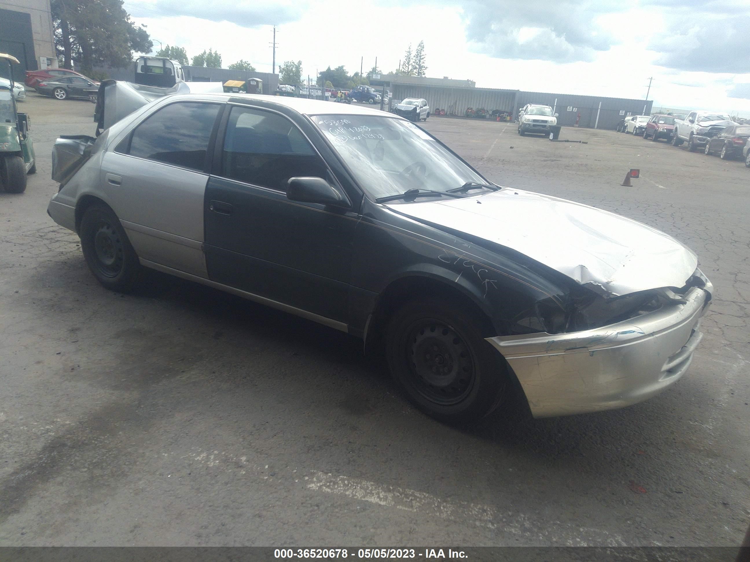 TOYOTA CAMRY 2000 jt2bg22k6y0443787