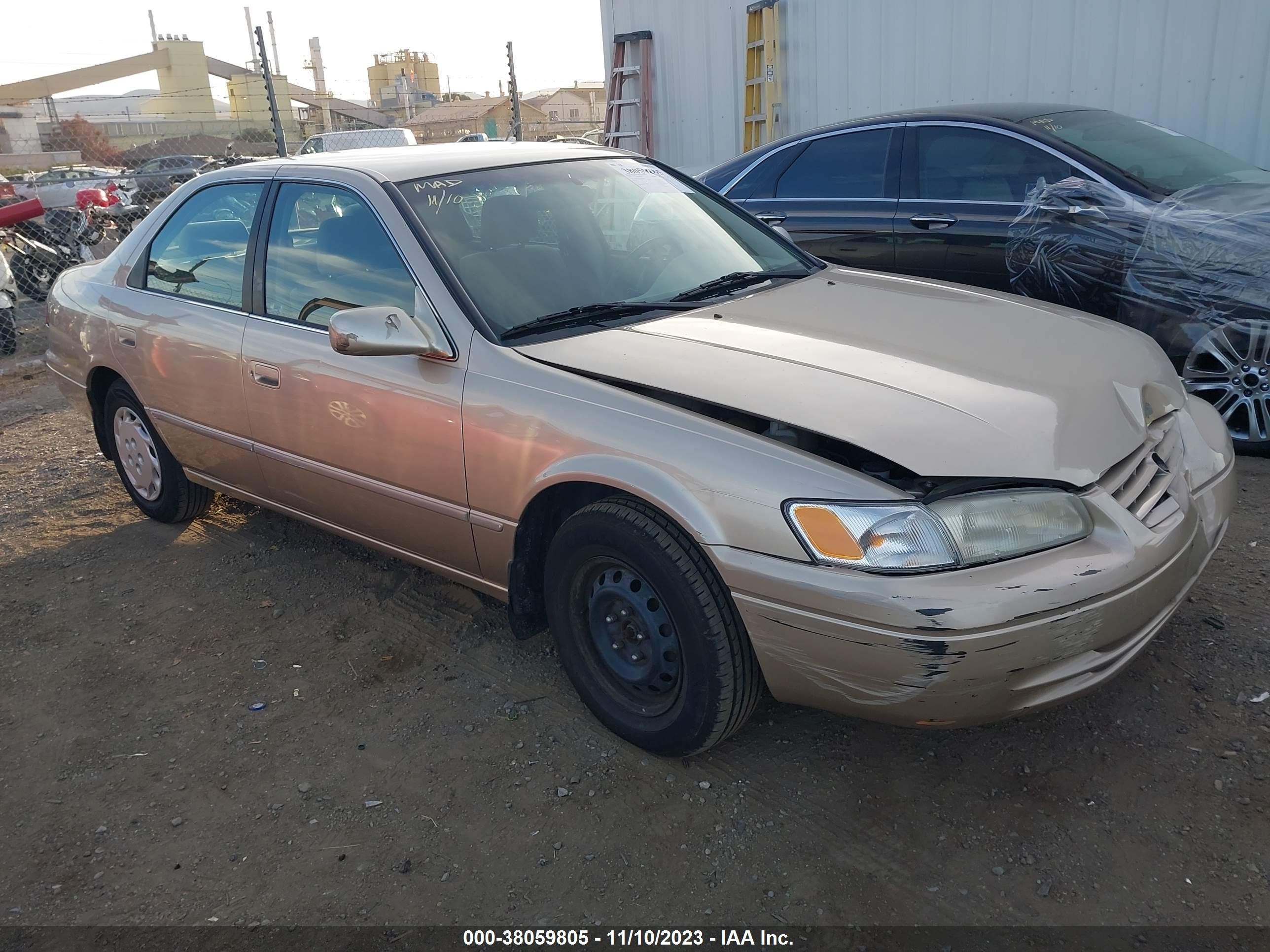 TOYOTA CAMRY 1998 jt2bg22k7w0199029