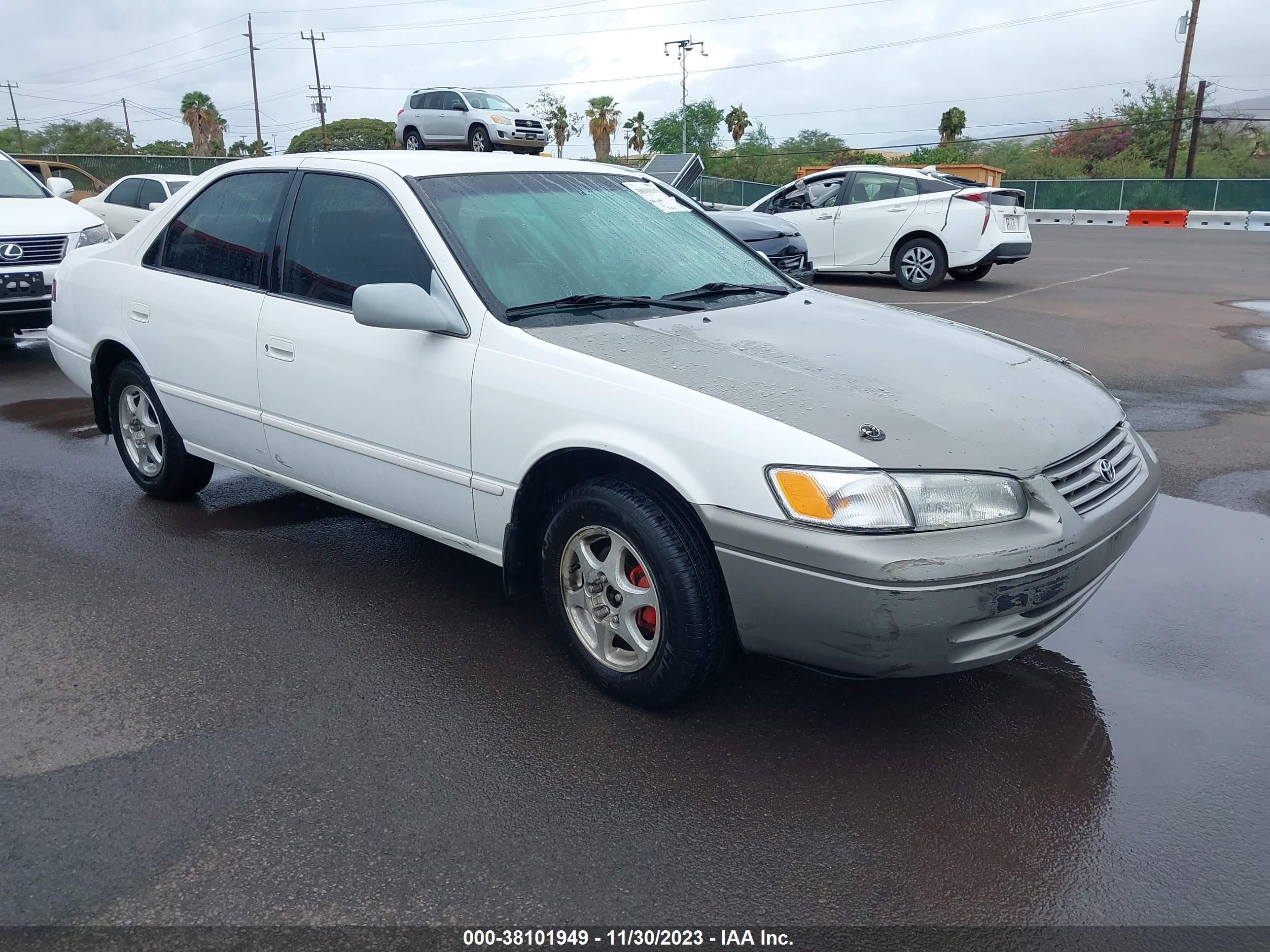 TOYOTA CAMRY 1998 jt2bg22k7w0225757