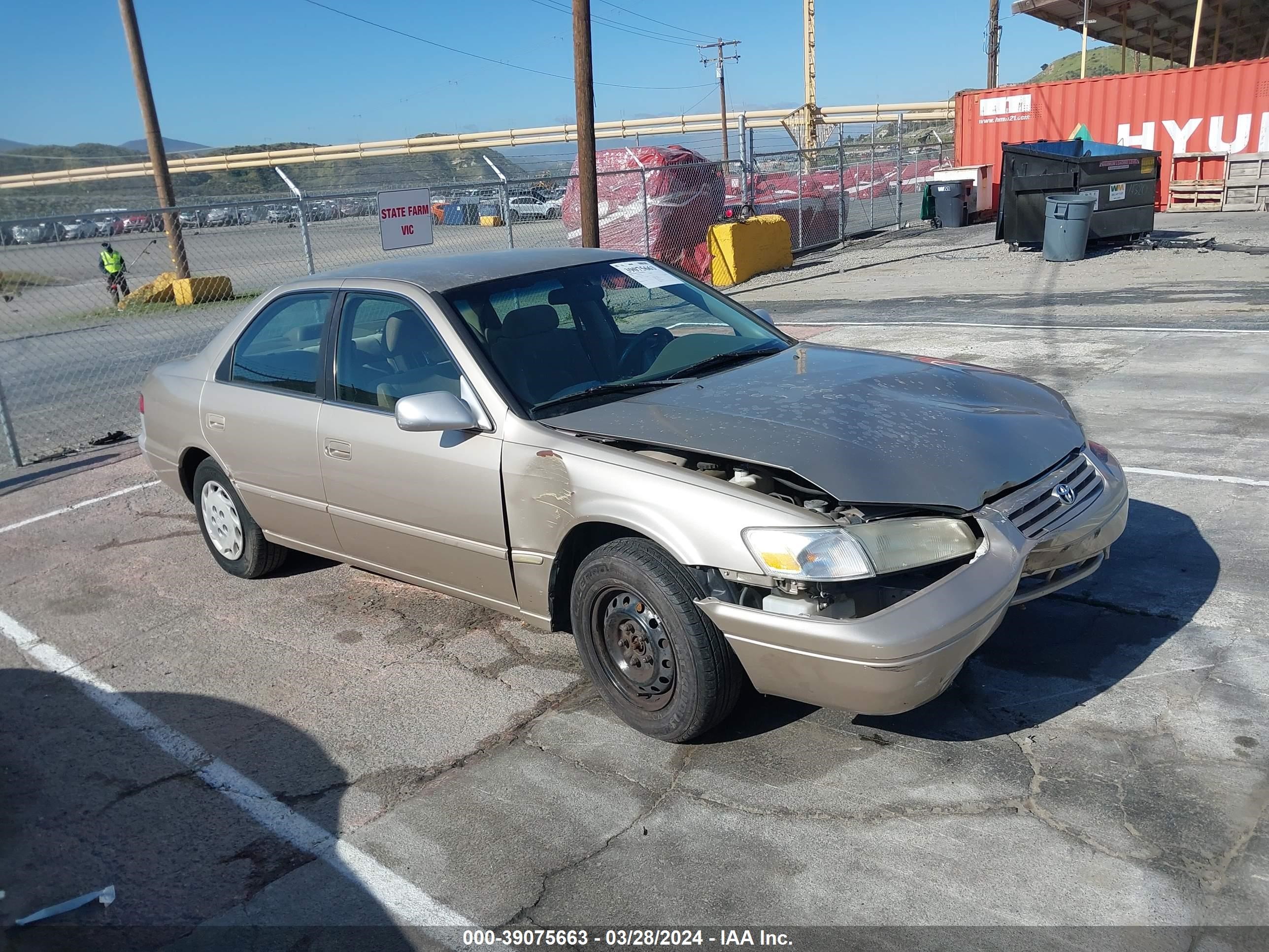 TOYOTA CAMRY 1998 jt2bg22k7w0238797