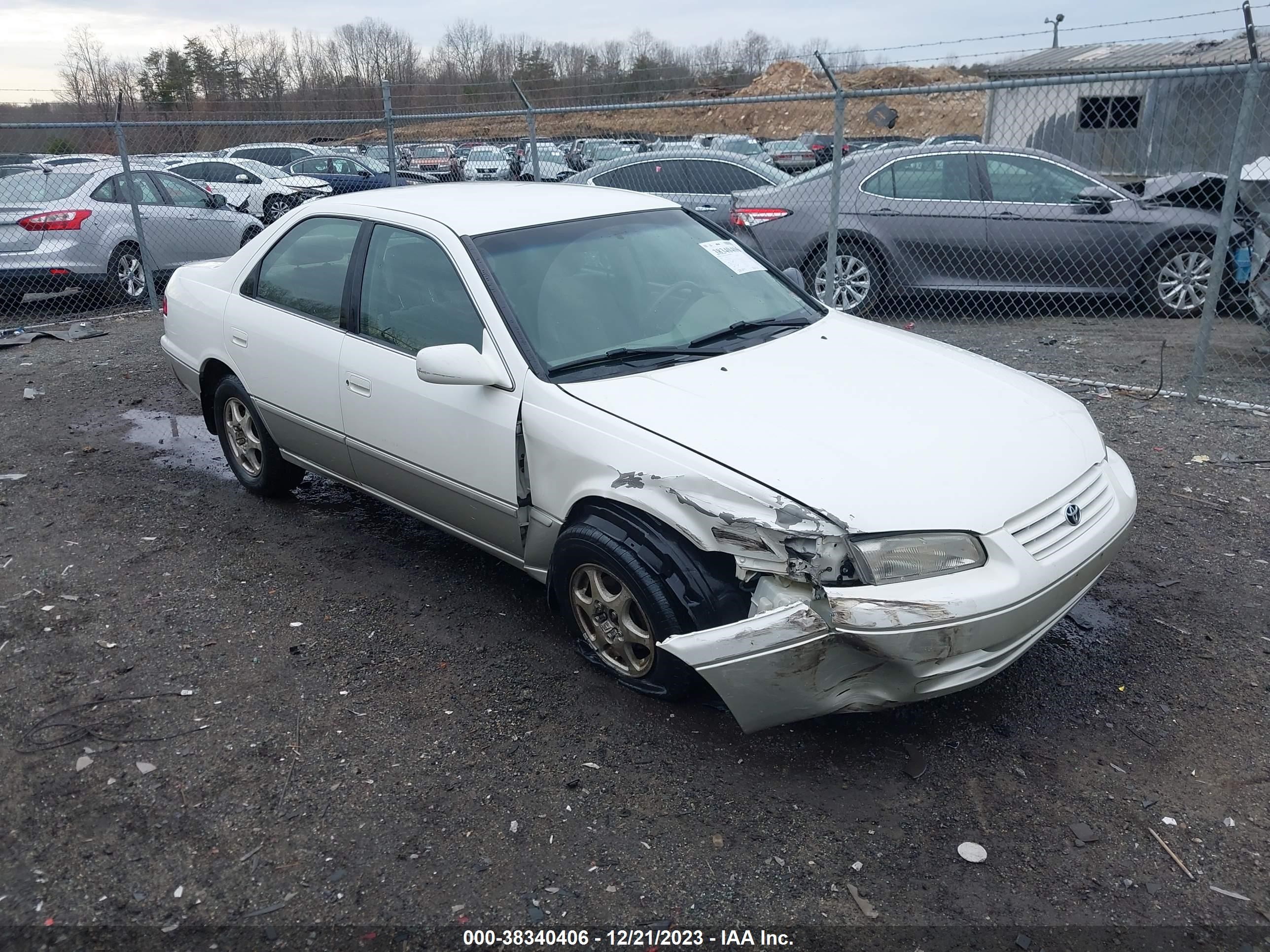 TOYOTA CAMRY 1999 jt2bg22k7x0363980