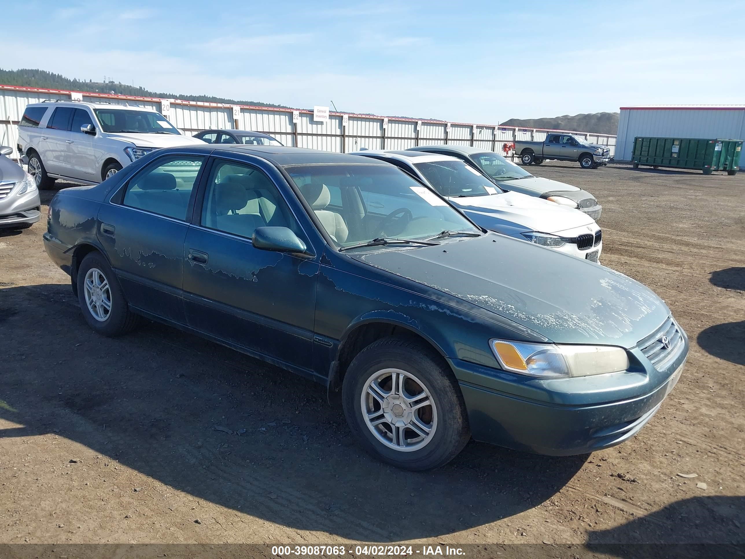 TOYOTA CAMRY 1998 jt2bg22k8w0145626