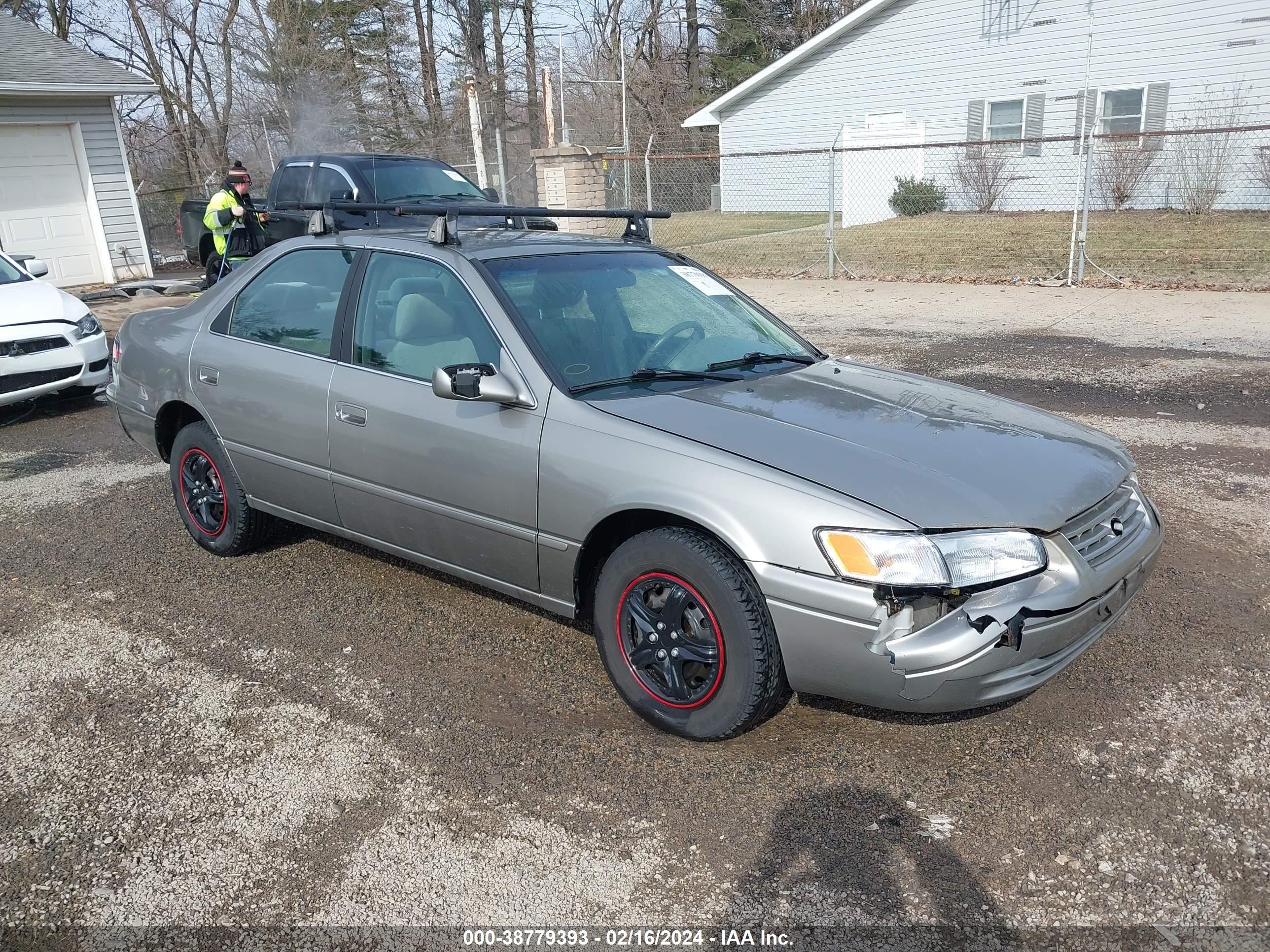 TOYOTA CAMRY 1999 jt2bg22k8x0311094