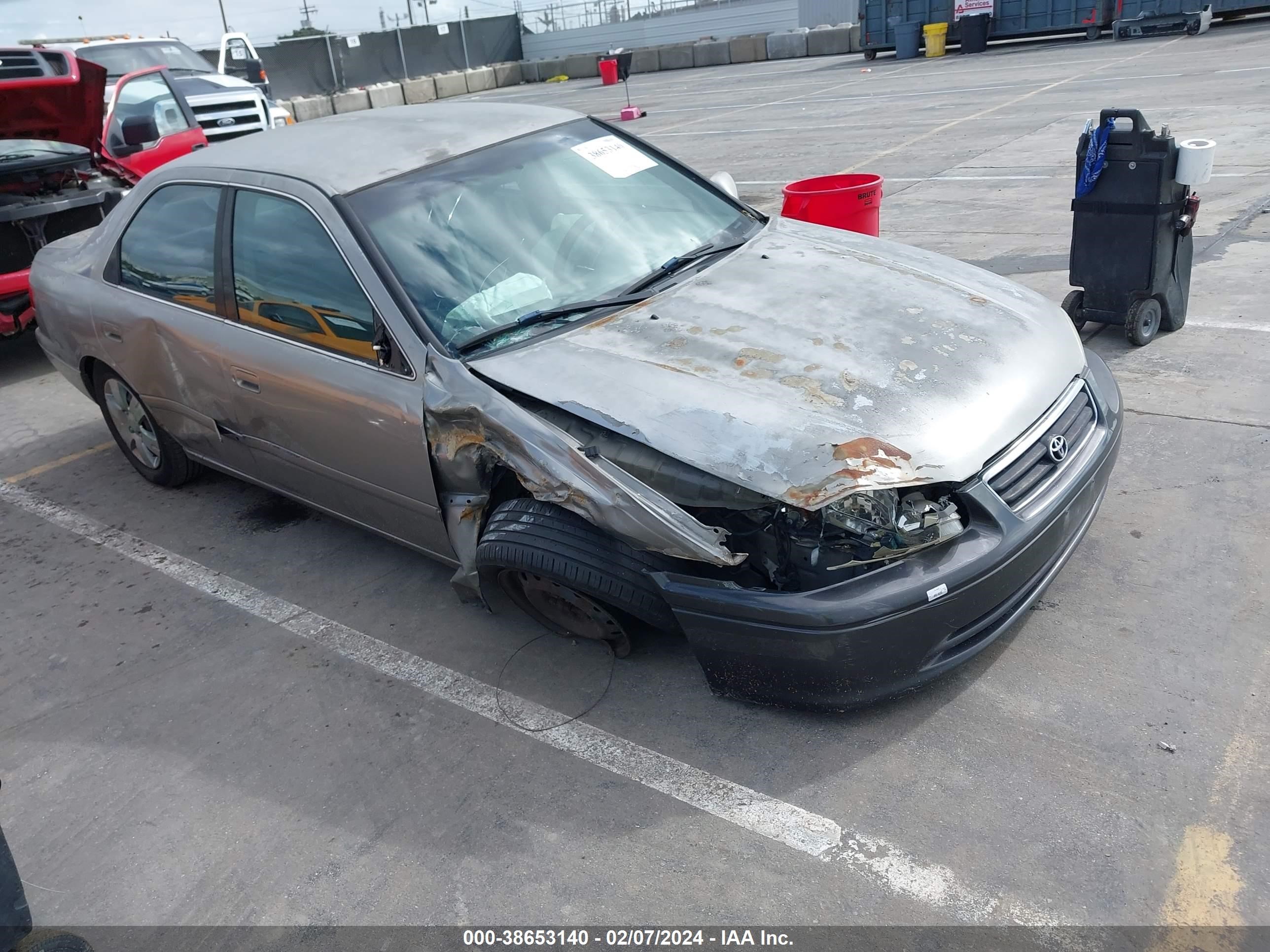 TOYOTA CAMRY 2001 jt2bg22k910573097