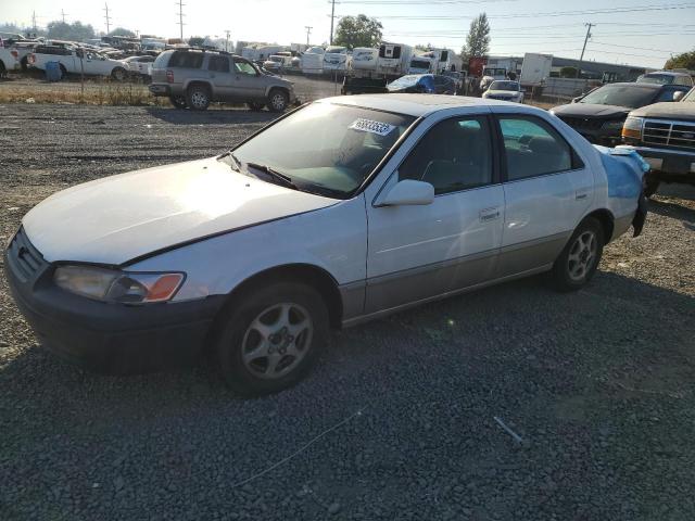 TOYOTA CAMRY 1999 jt2bg22k9x0328065