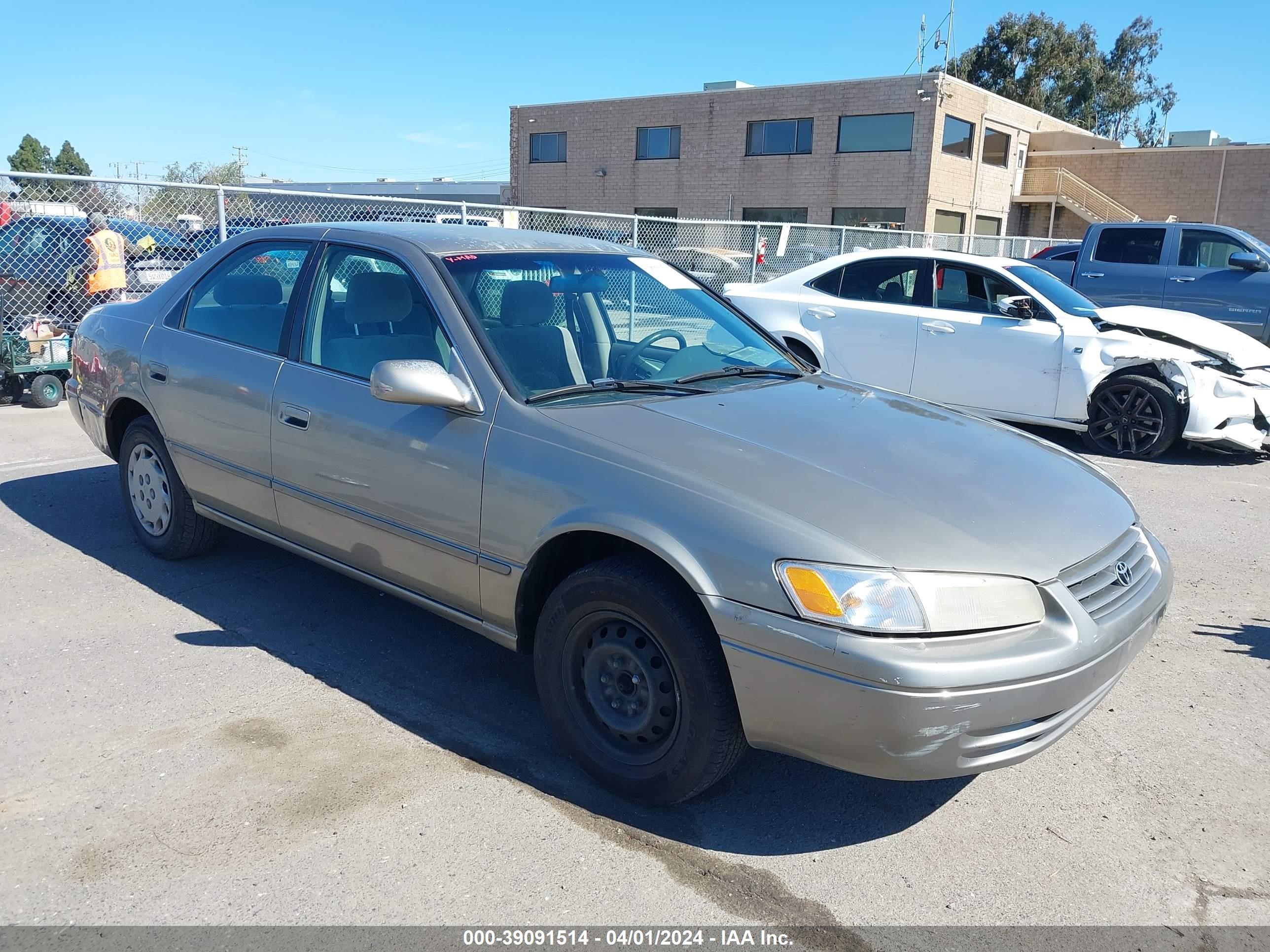 TOYOTA CAMRY 1998 jt2bg22kxw0211948