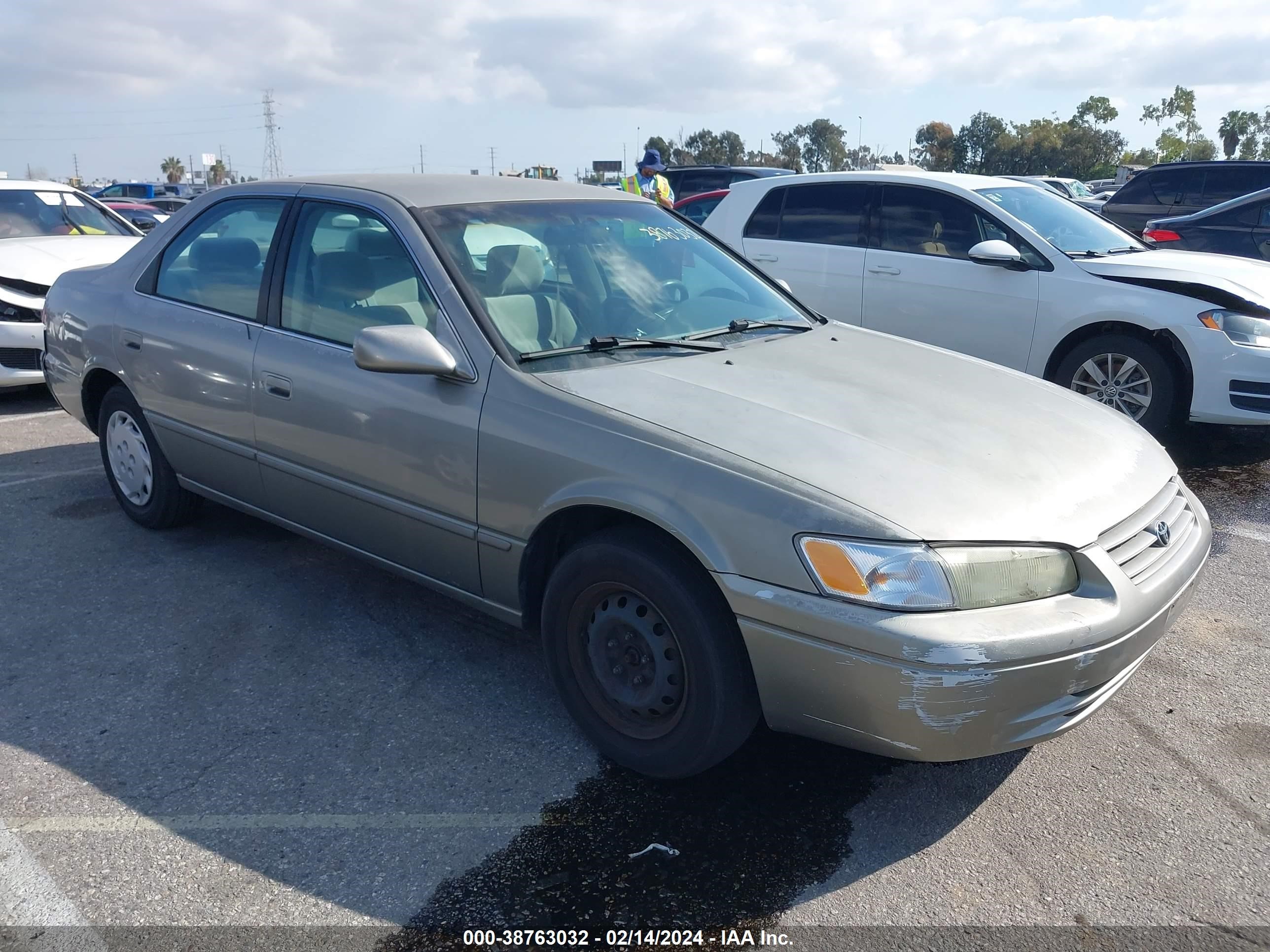 TOYOTA CAMRY 1999 jt2bg22kxx0350690