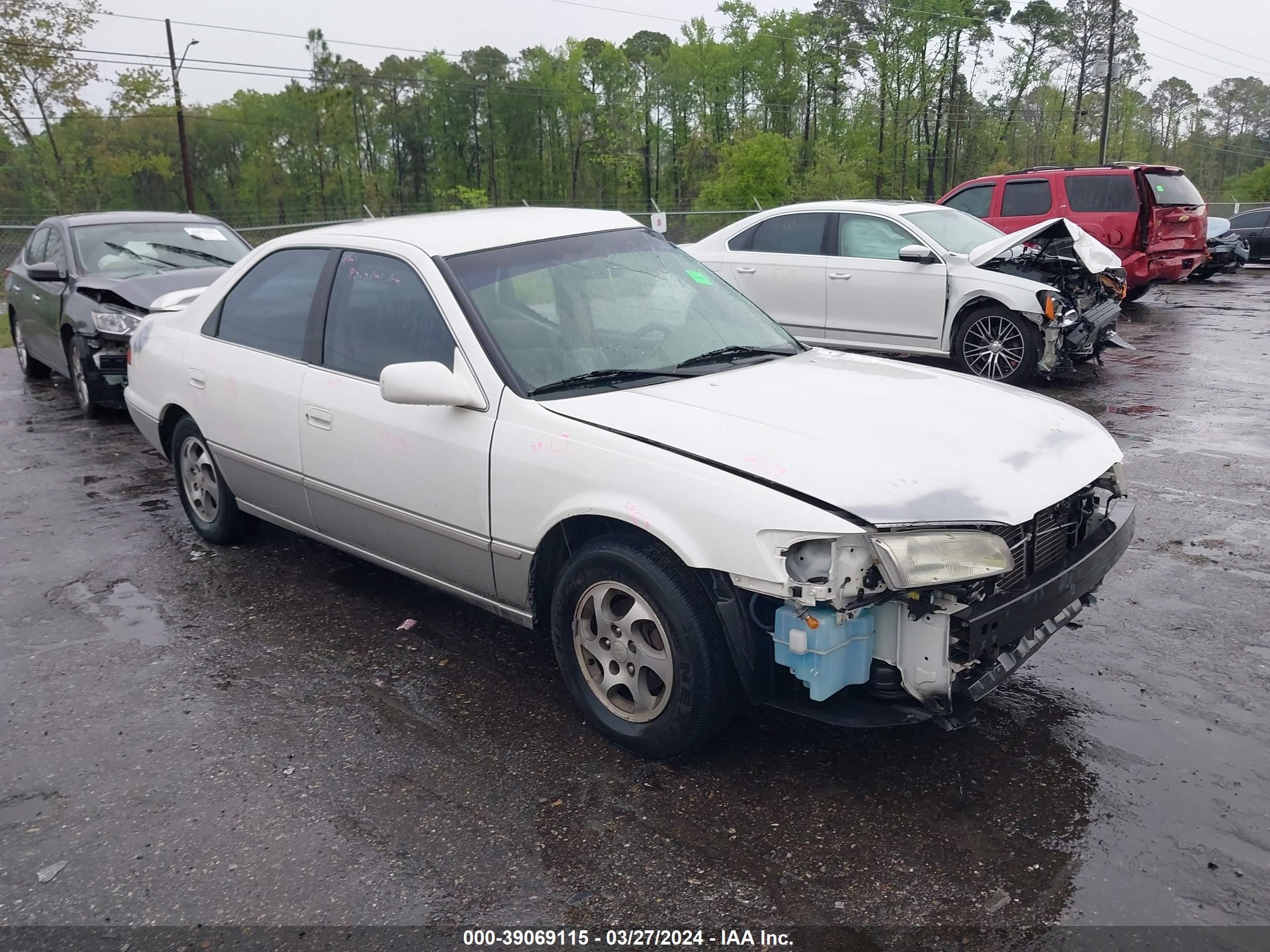 TOYOTA CAMRY 1999 jt2bg28k1x0335616