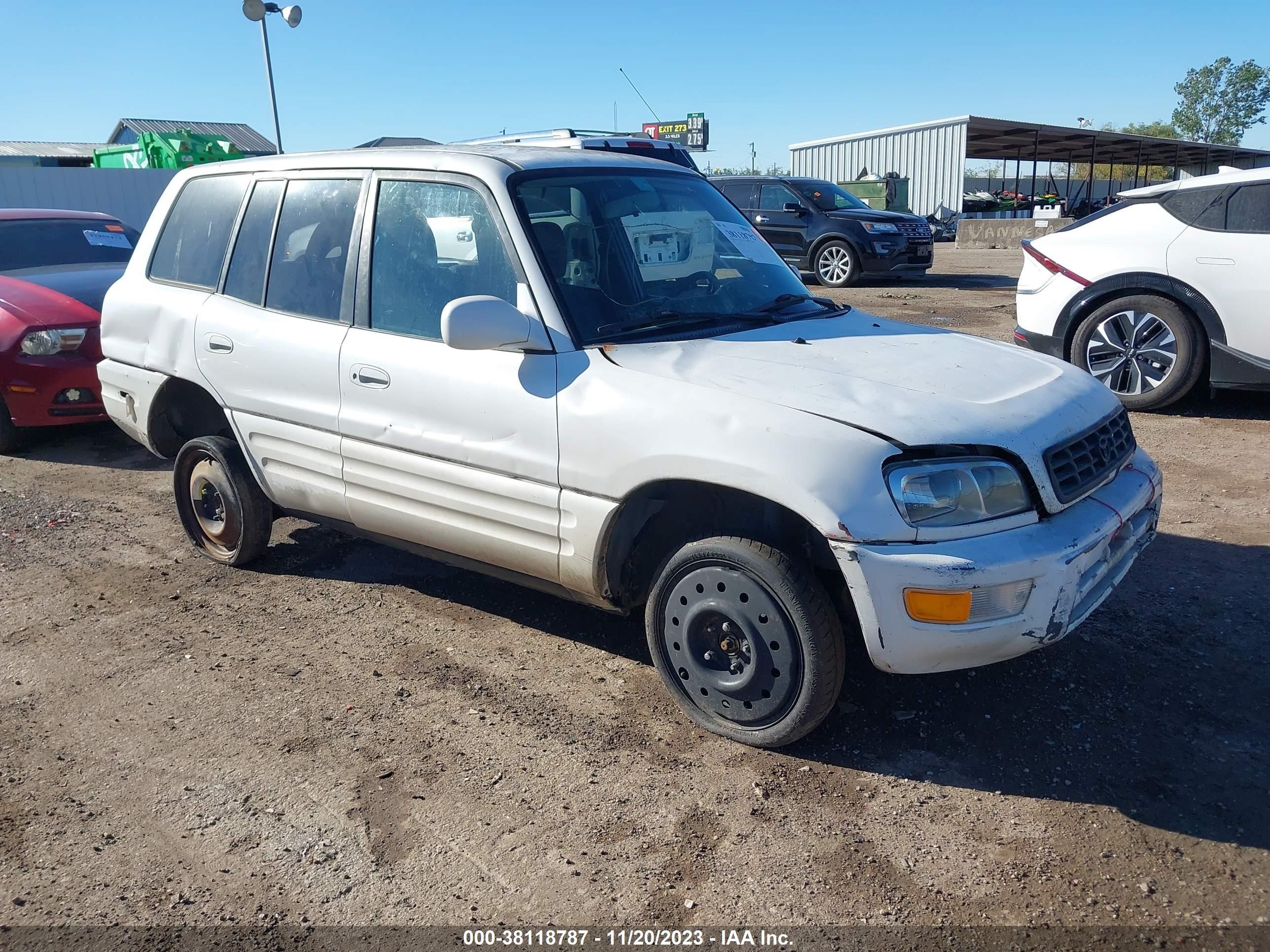 TOYOTA RAV 4 1999 jt3gp10v0x7043416