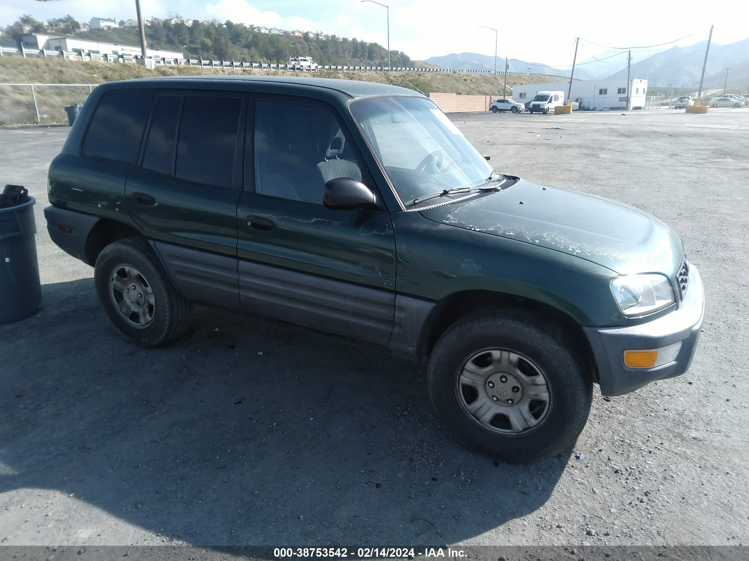 TOYOTA RAV 4 1999 jt3gp10v0x7052102