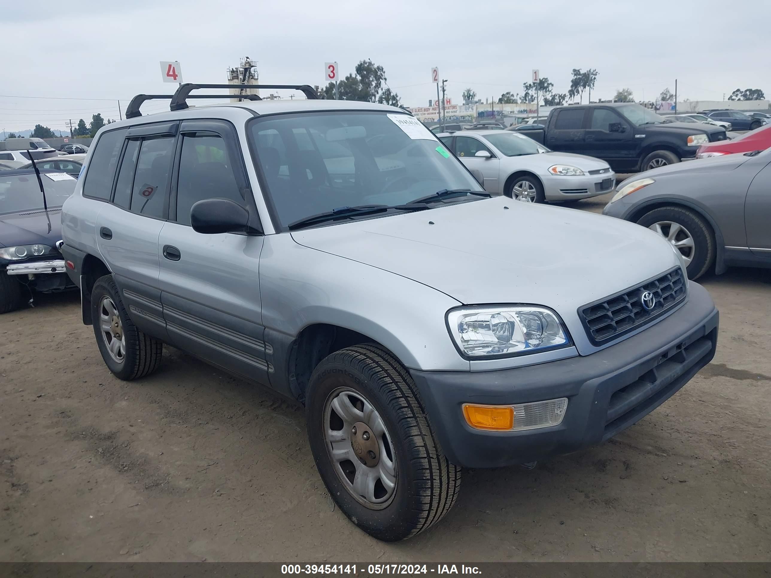 TOYOTA RAV 4 1998 jt3gp10v2w7034814