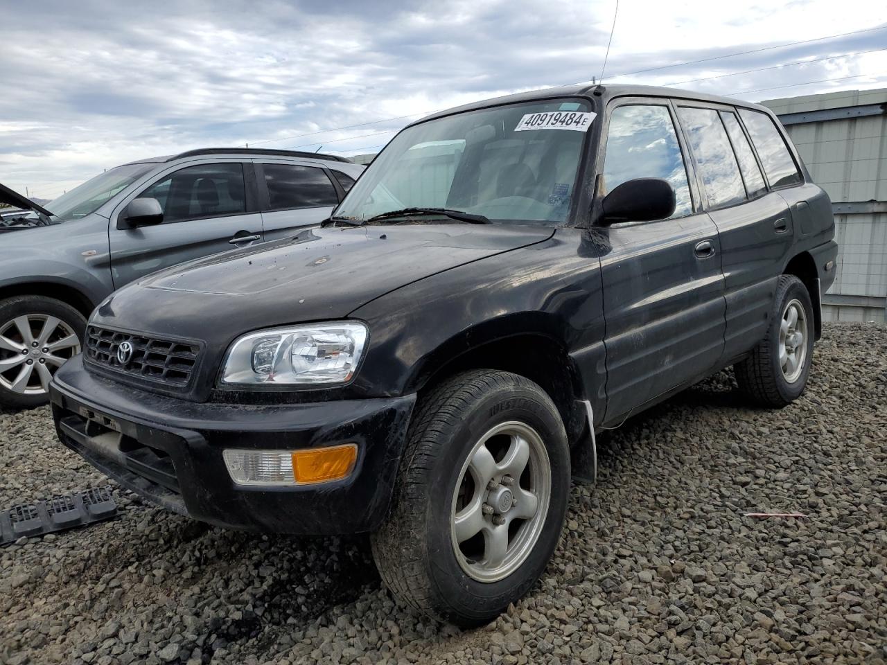 TOYOTA RAV 4 1999 jt3gp10v5x7057151