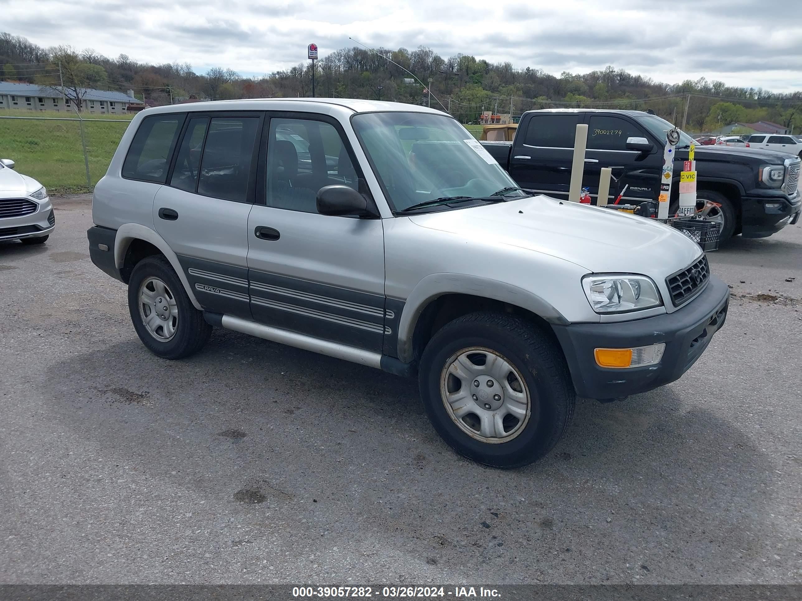 TOYOTA RAV 4 1998 jt3hp10v2w7097318