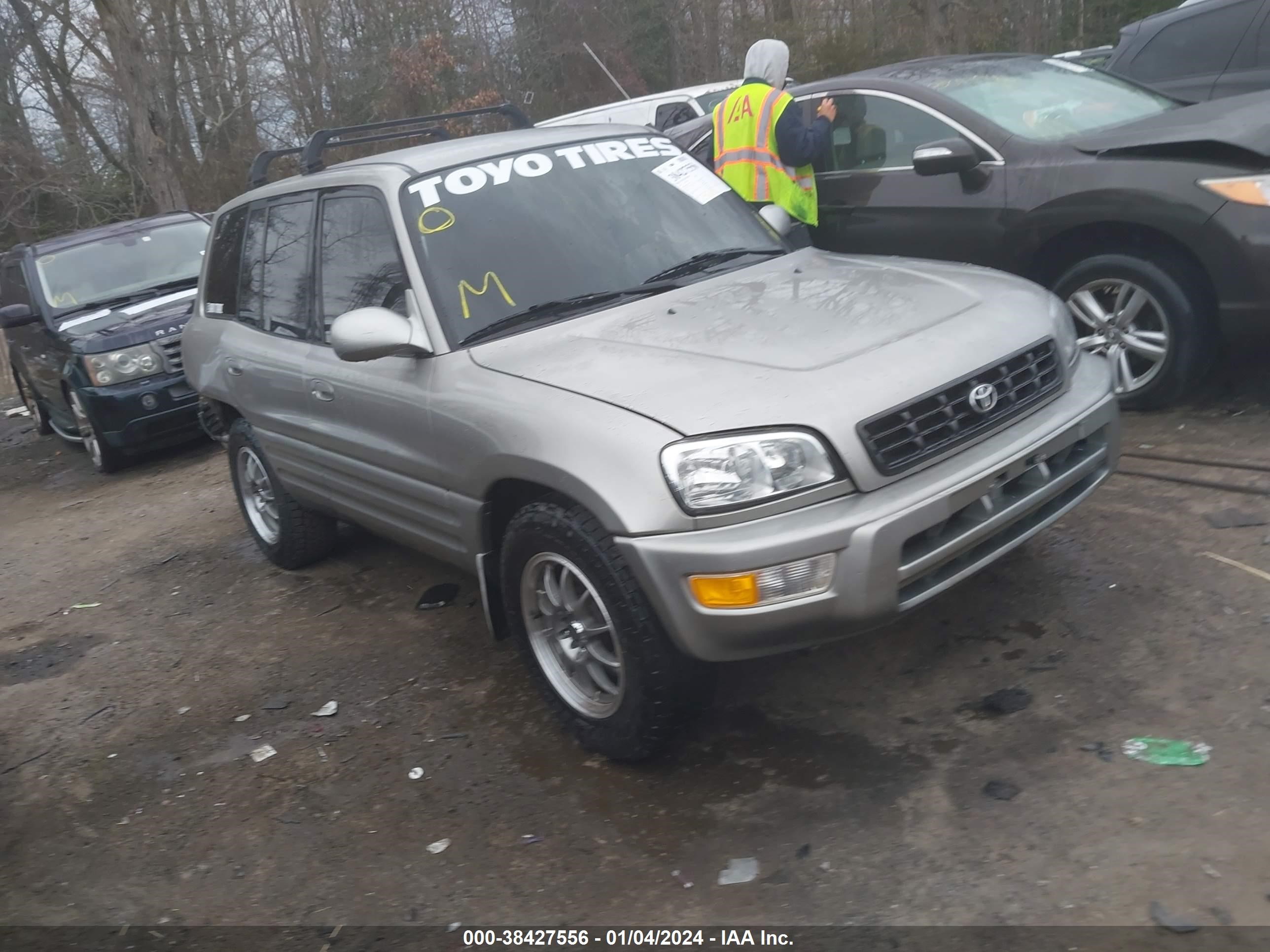 TOYOTA RAV 4 2000 jt3hp10v8y7168153