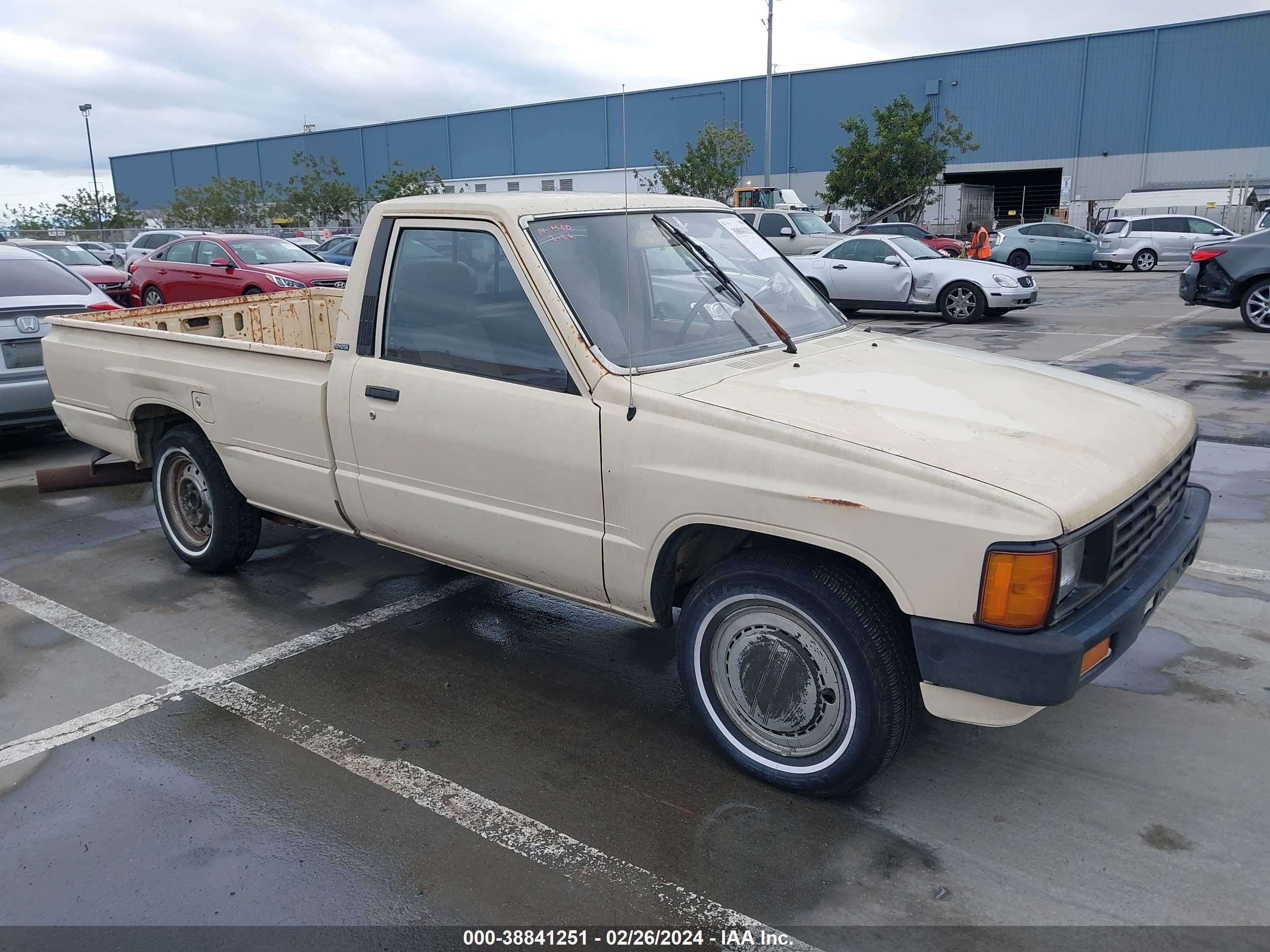 TOYOTA PICKUP 1986 jt4rn55r0g0210525