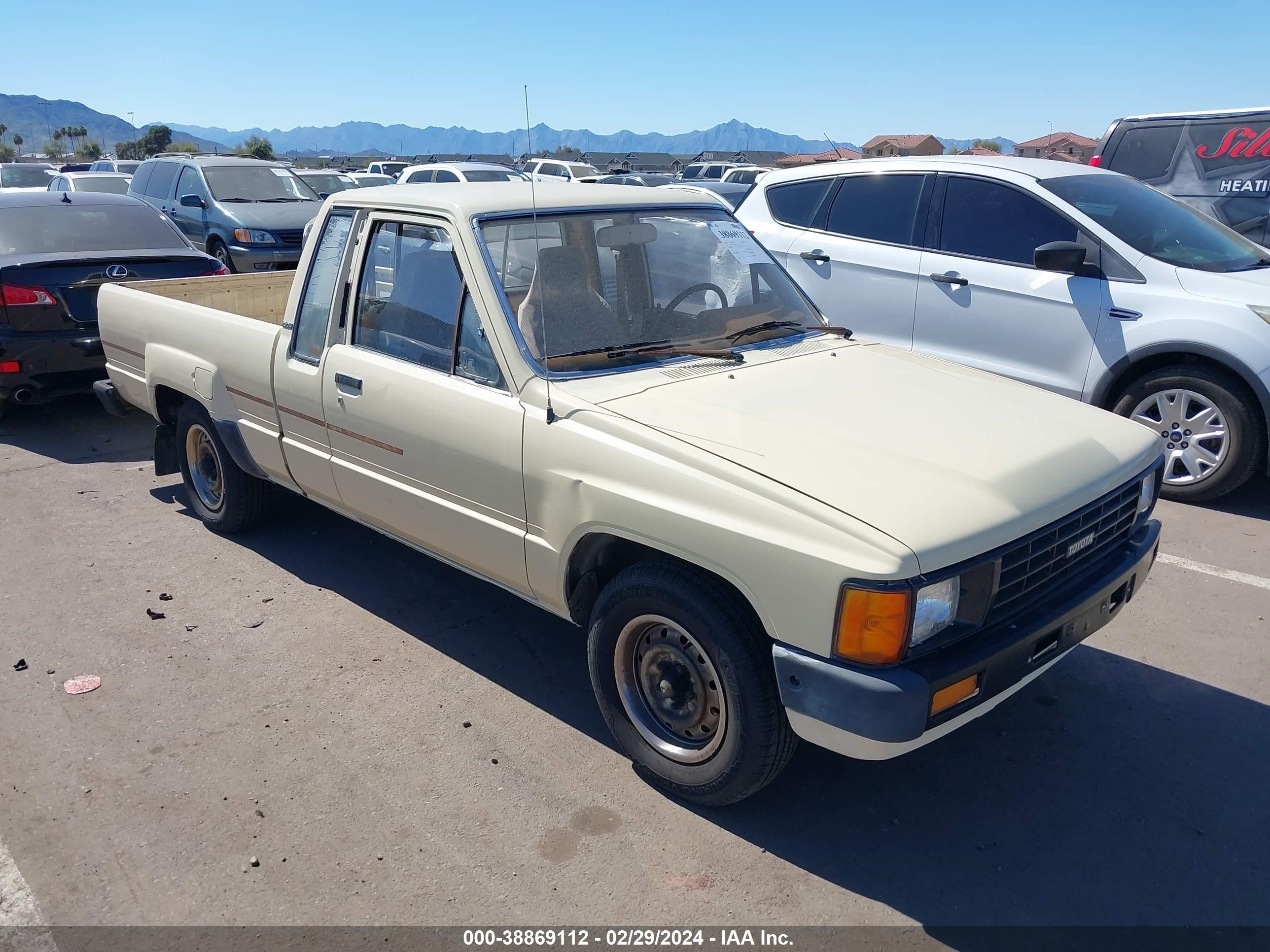 TOYOTA PICKUP 1985 jt4rn56d3f0100537