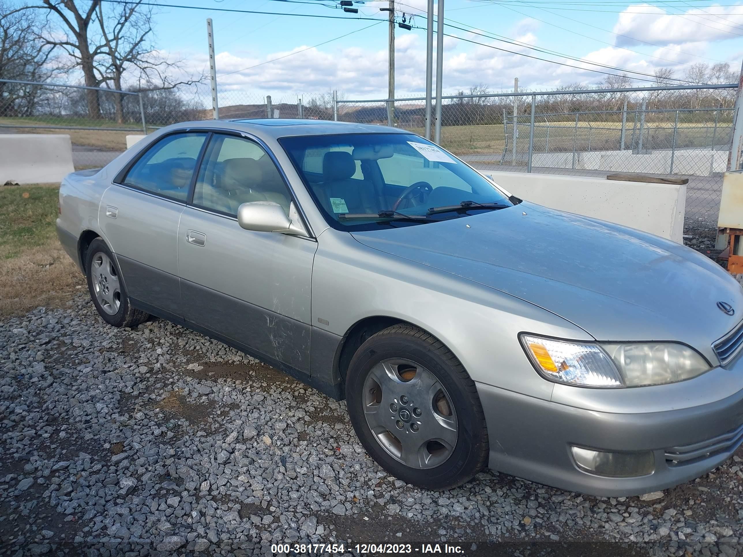 LEXUS ES 2001 jt8bf28g110323297