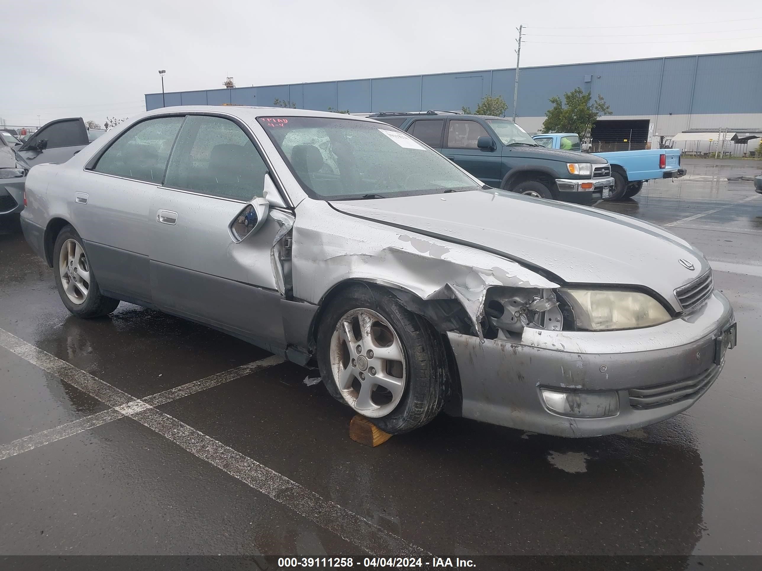 LEXUS ES 2000 jt8bf28g2y5084873