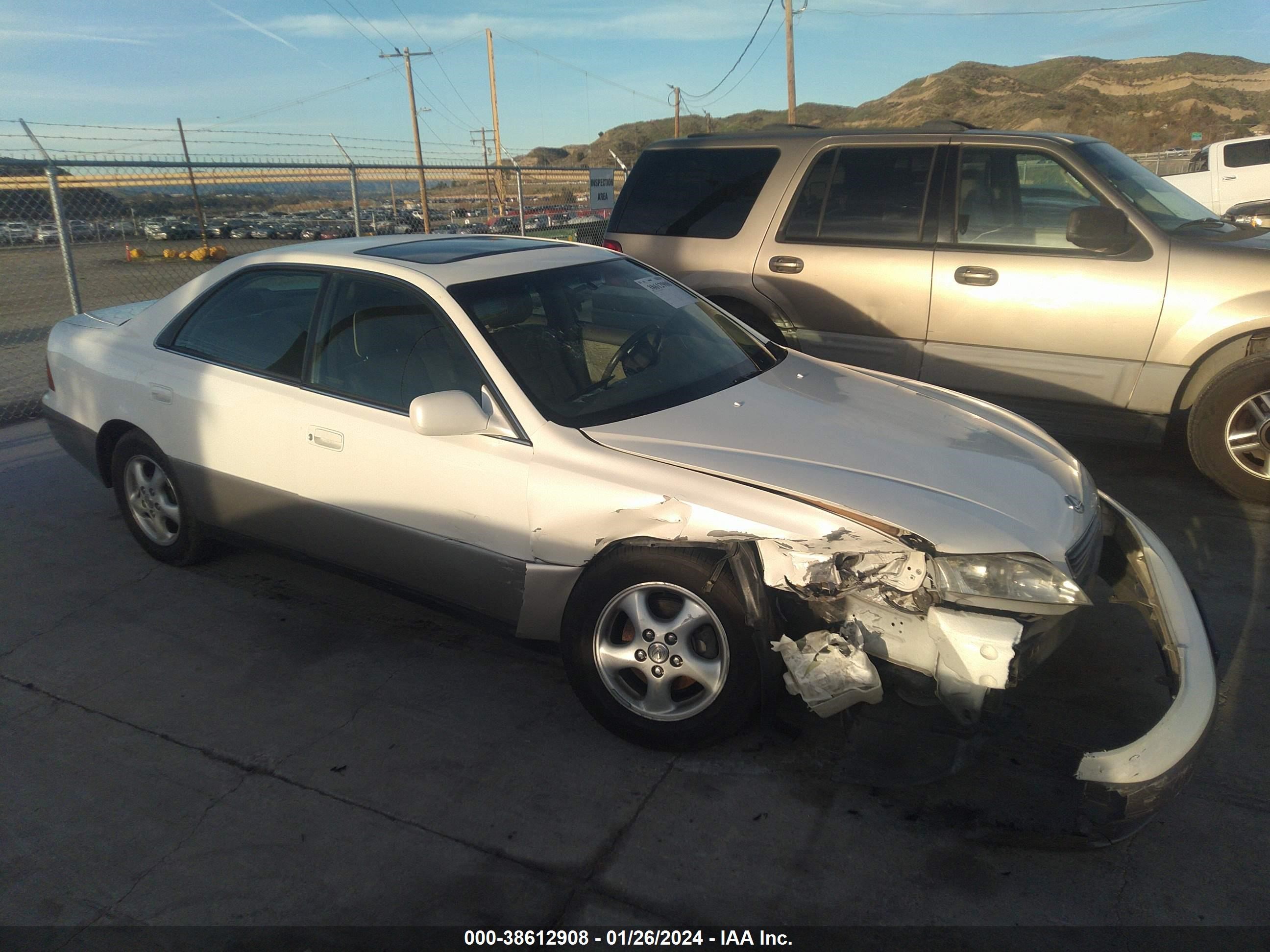 LEXUS ES 1998 jt8bf28g4w0110335