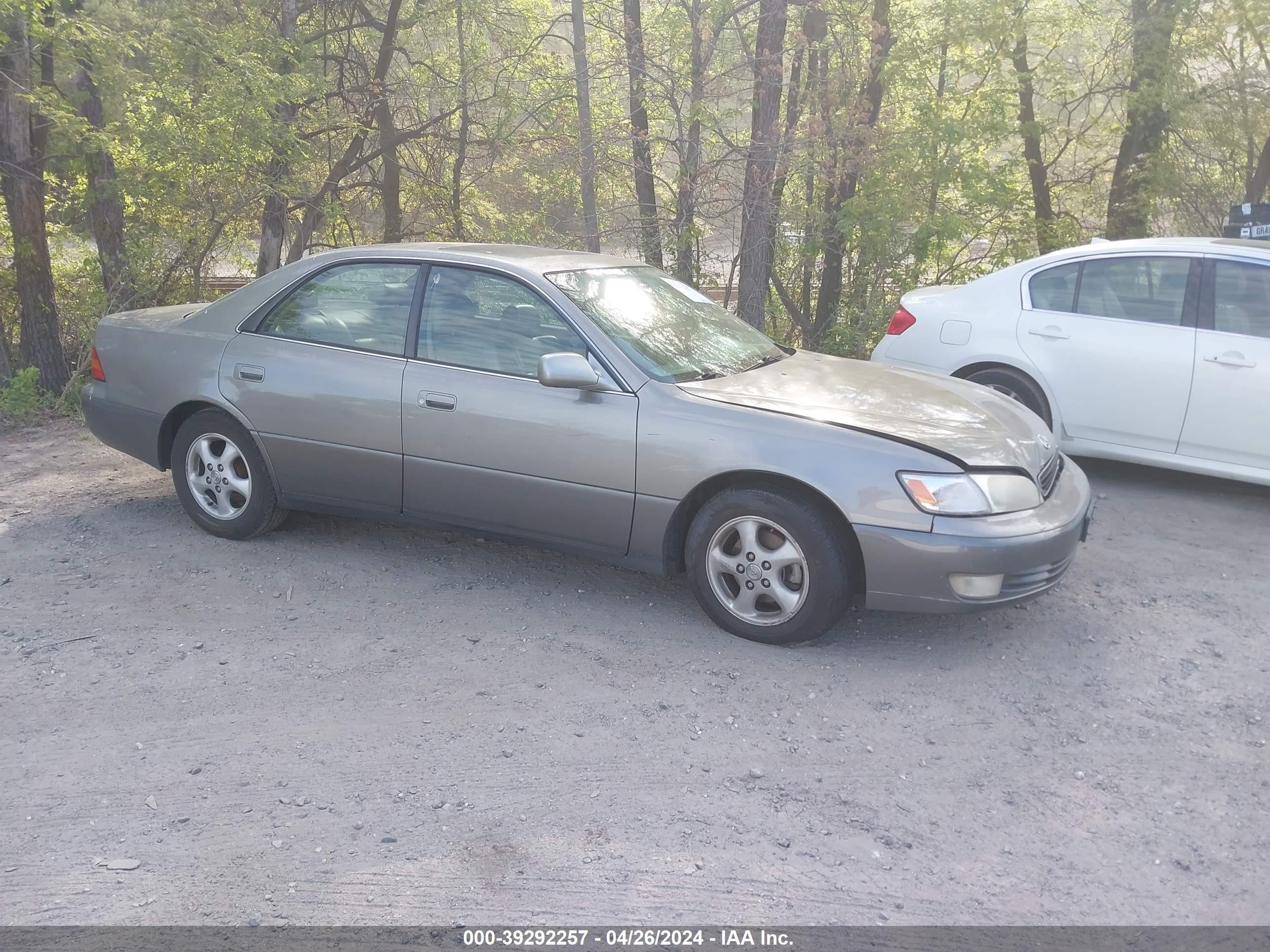 LEXUS ES 1998 jt8bf28g7w5016940