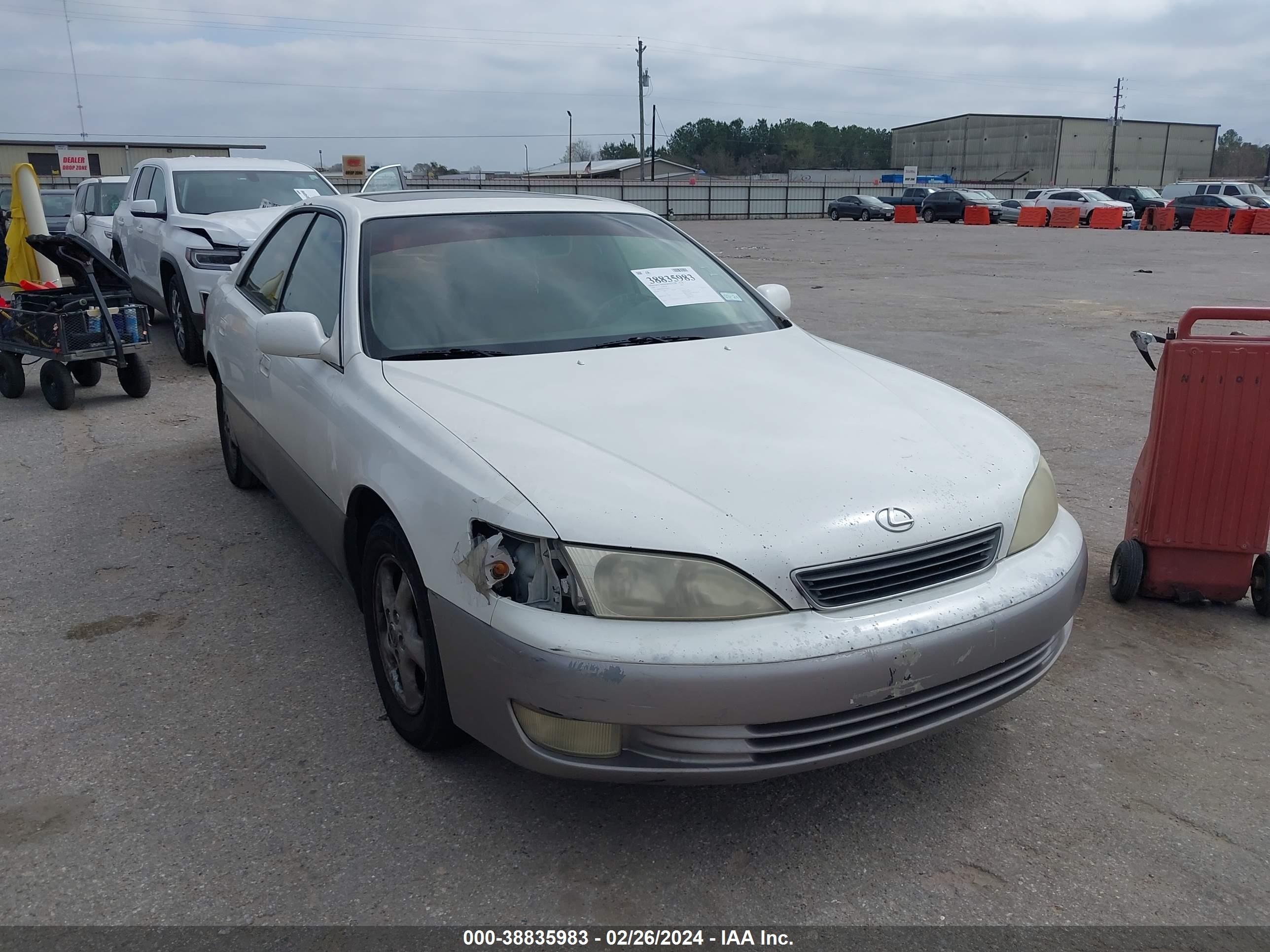 LEXUS ES 1998 jt8bf28g7w5039019