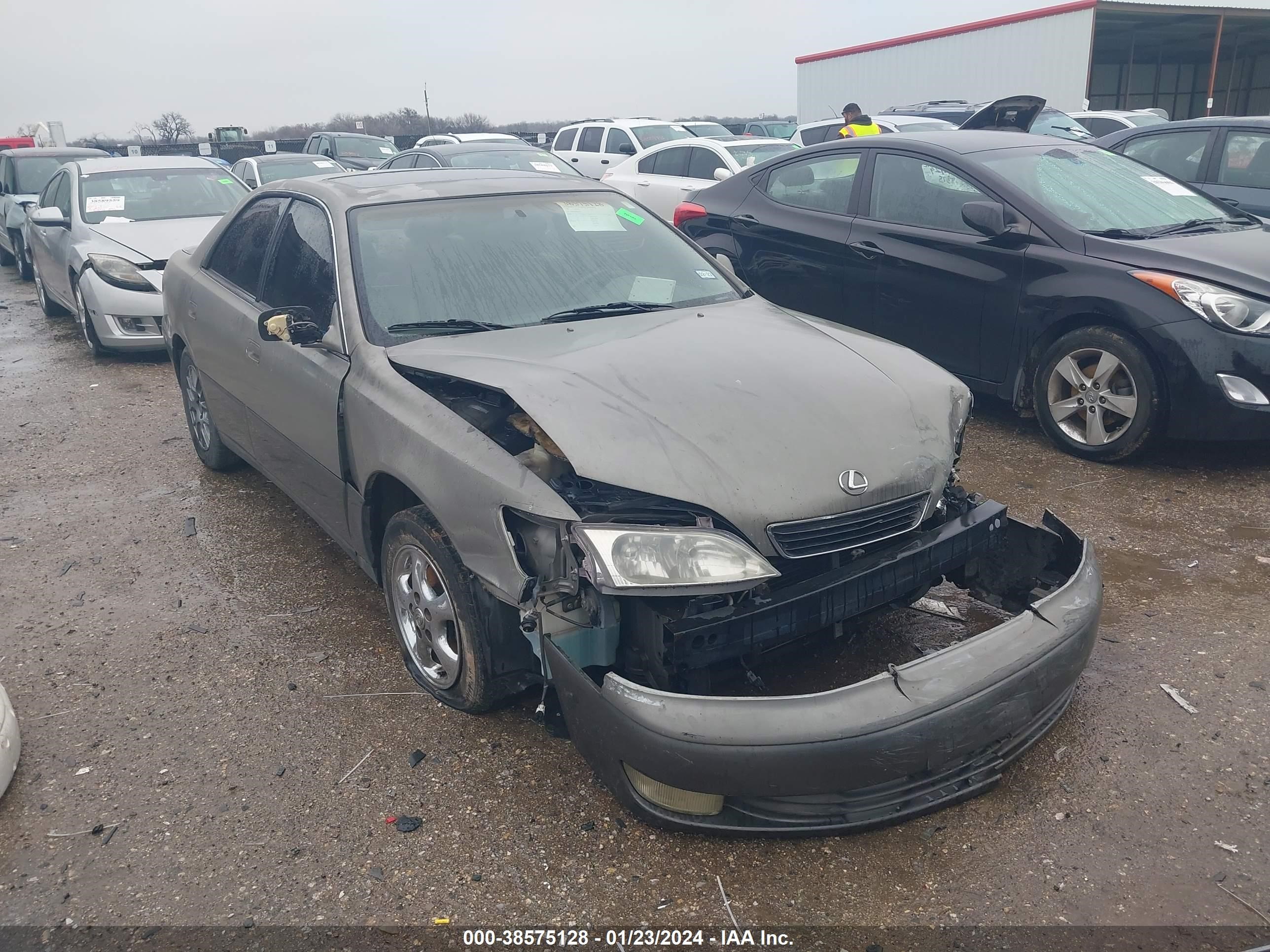 LEXUS ES 1998 jt8bf28g9w5037692