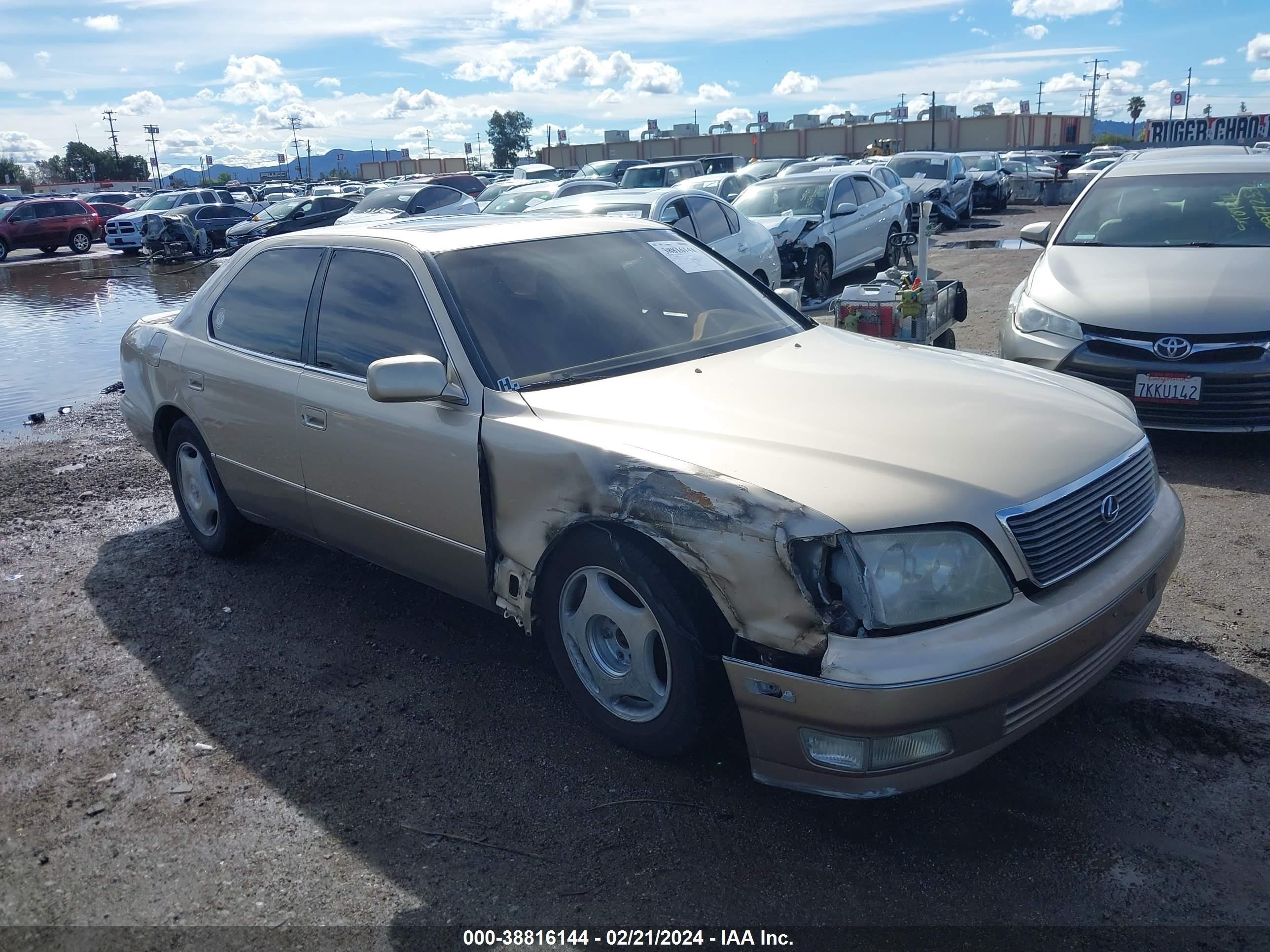 LEXUS LS 1999 jt8bh28f9x0153555