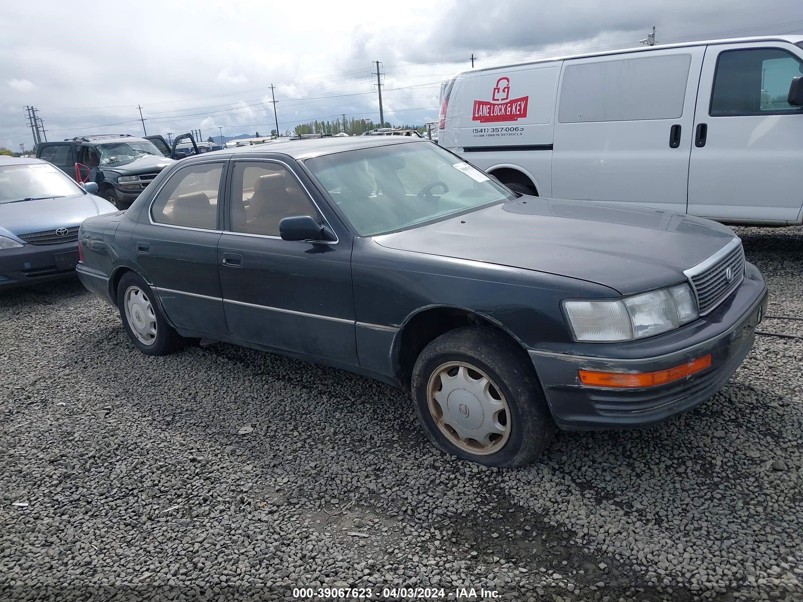 LEXUS LS 1994 jt8uf11e9r0208339