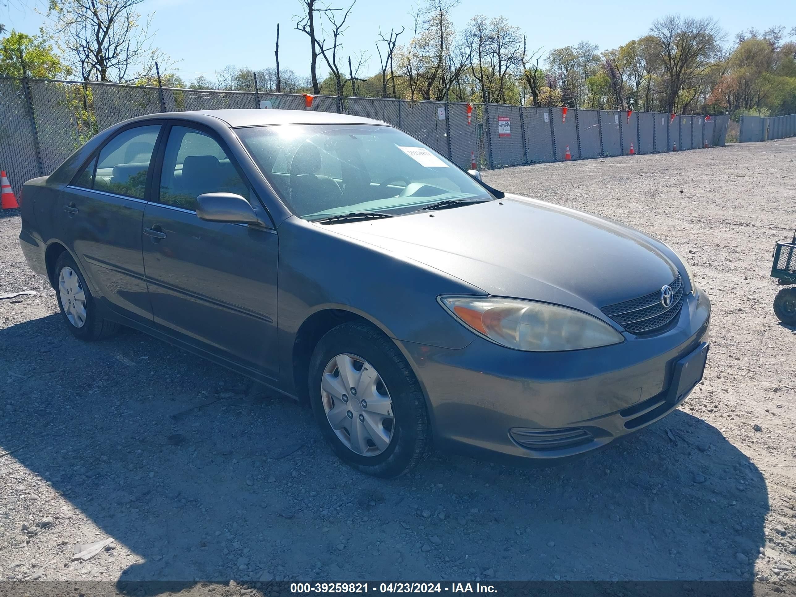 TOYOTA CAMRY 2002 jtdbe30k220133178