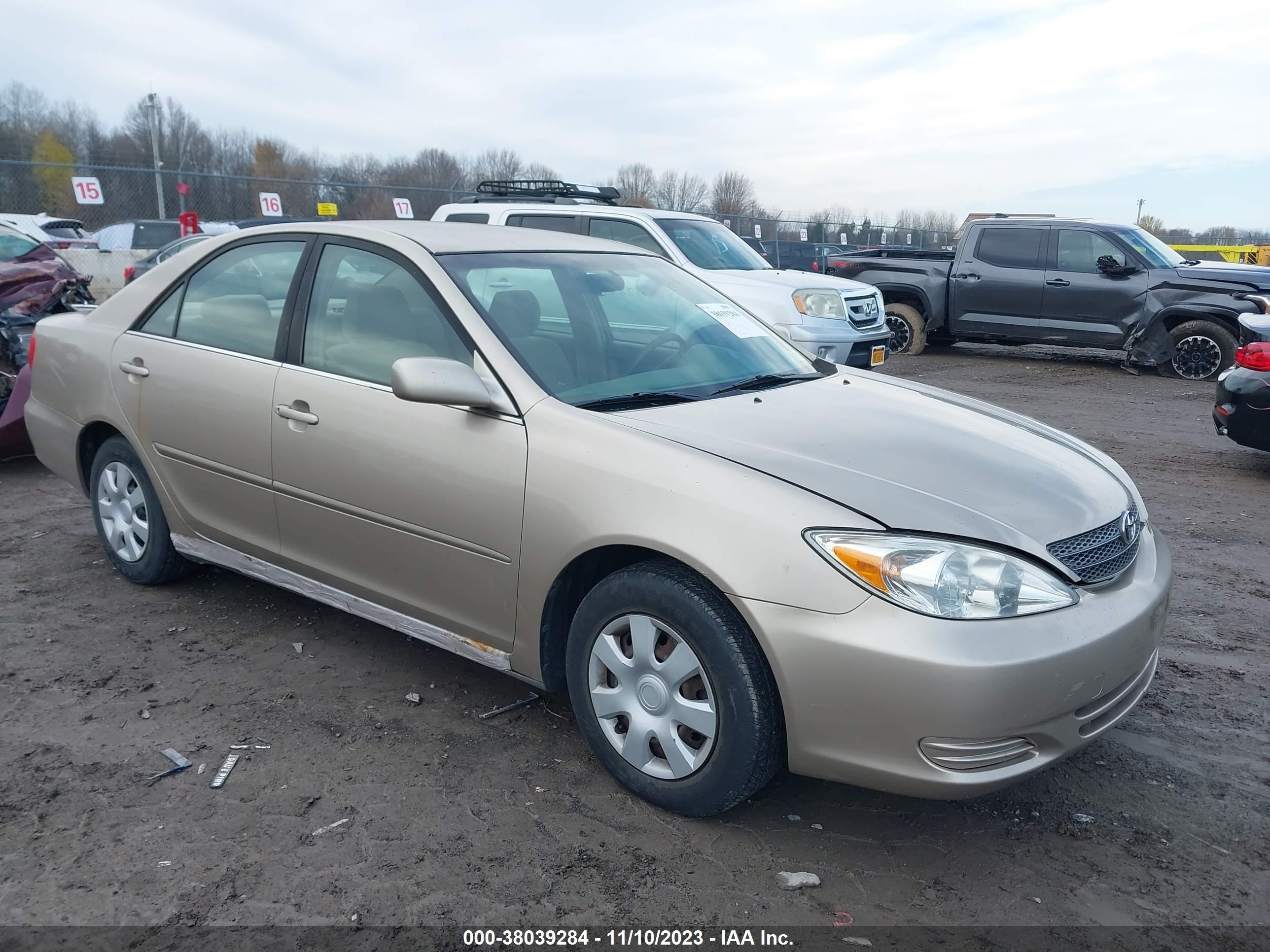 TOYOTA CAMRY 2002 jtdbe30k720130700