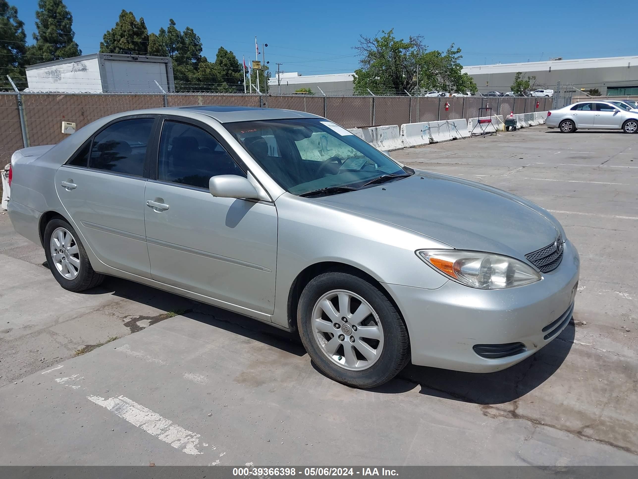 TOYOTA CAMRY 2002 jtdbe30k820136859