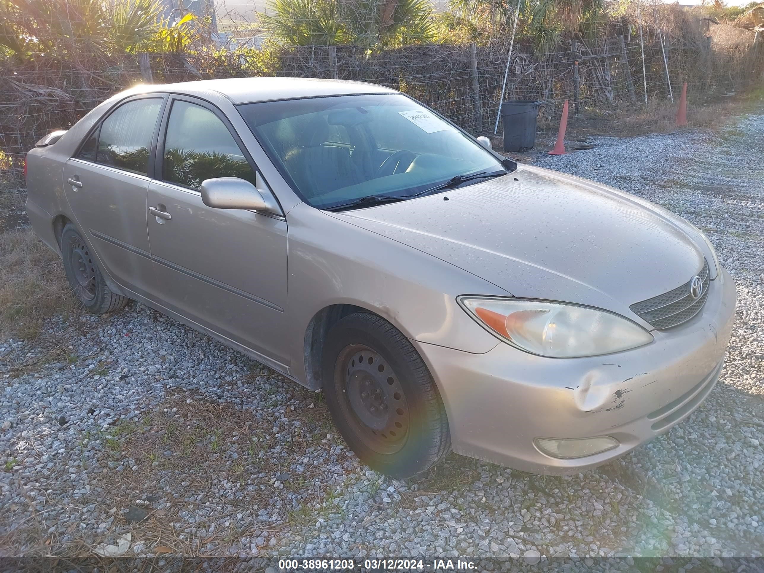 TOYOTA CAMRY 2003 jtdbe32k030218180