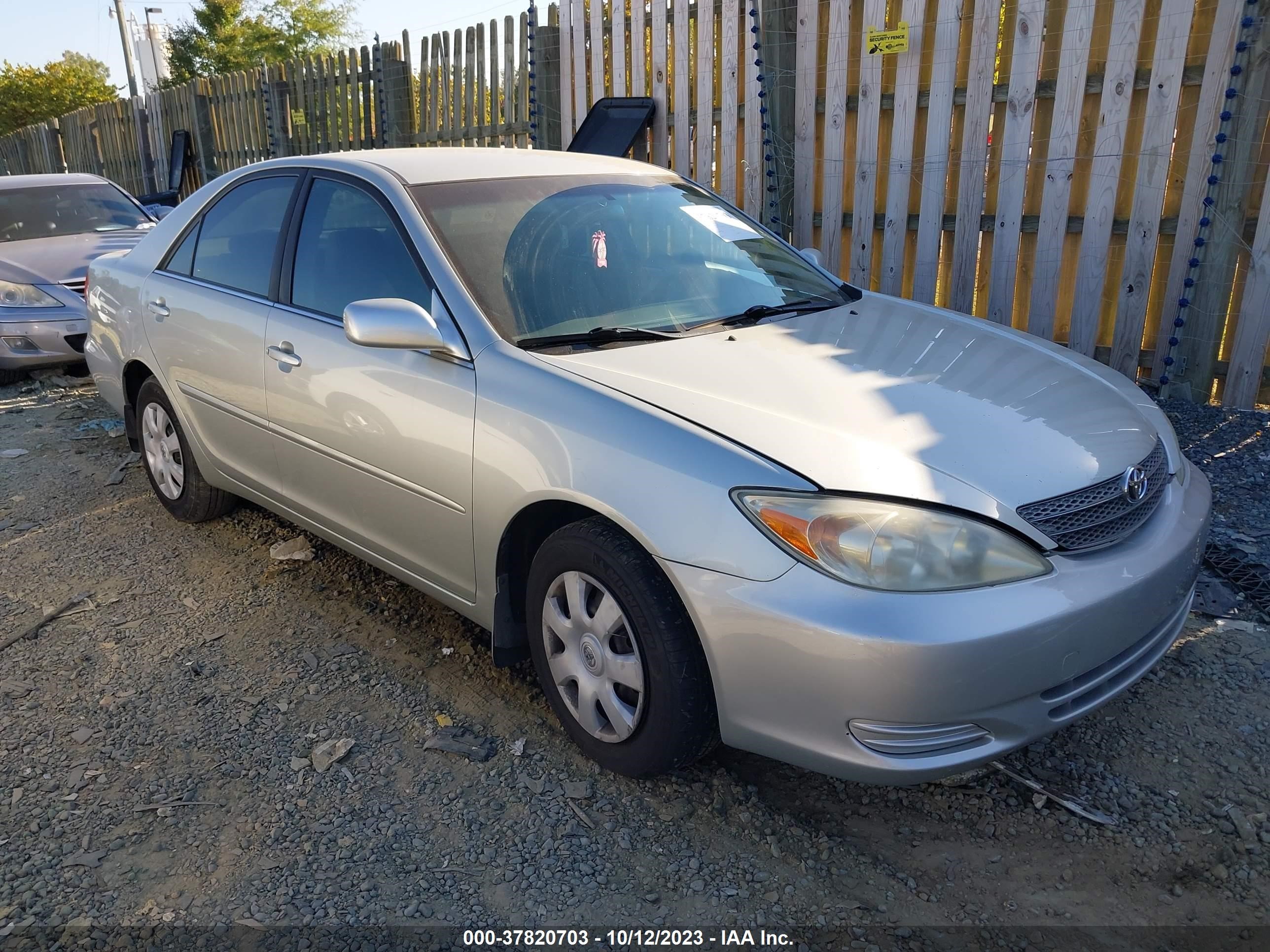 TOYOTA CAMRY 2002 jtdbe32k120044764