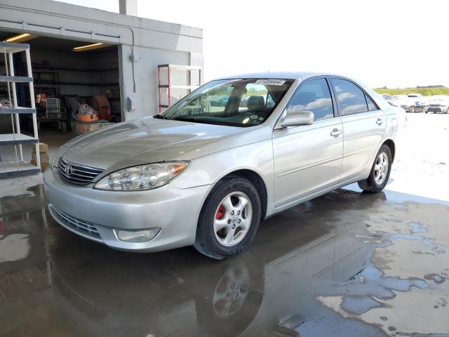 TOYOTA CAMRY 2005 jtdbe32k153030009