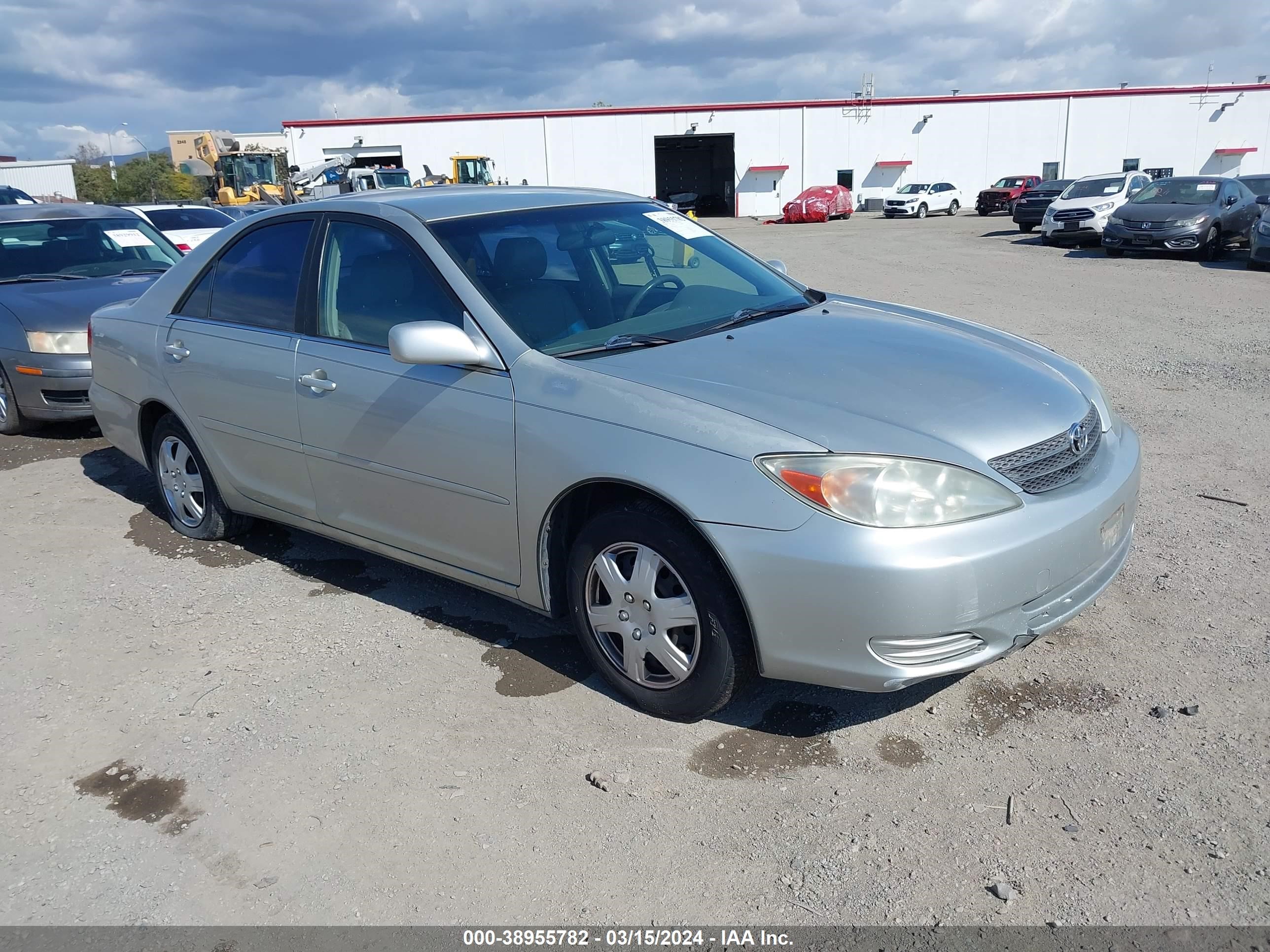 TOYOTA CAMRY 2002 jtdbe32k420040028