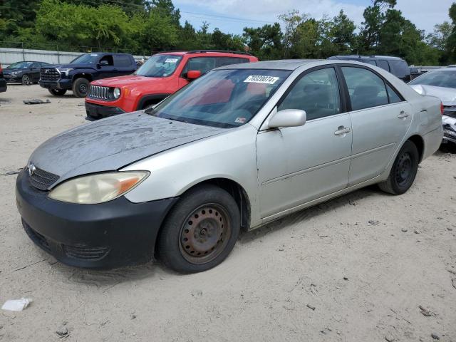 TOYOTA CAMRY LE 2004 jtdbe32k440268999