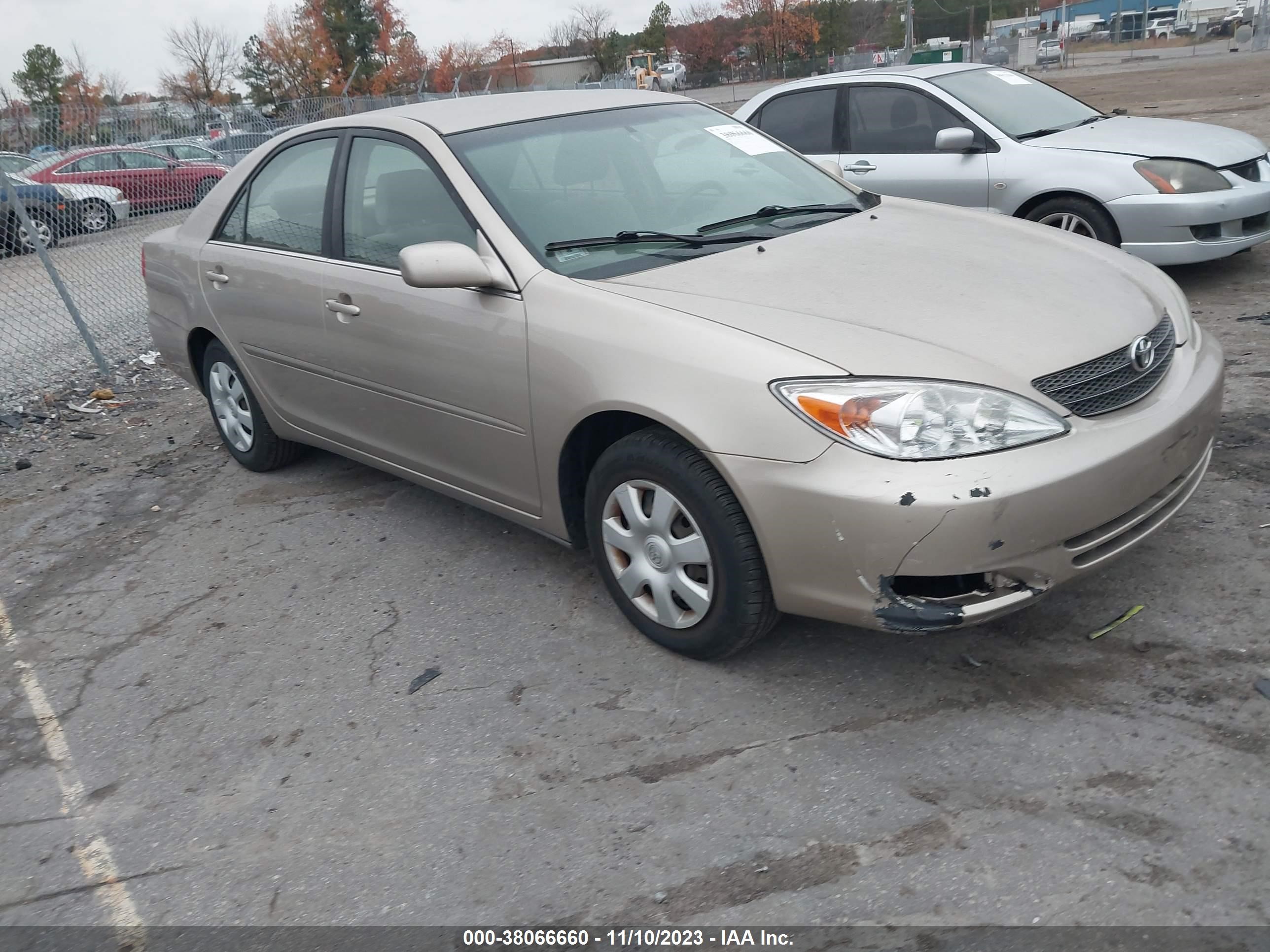 TOYOTA CAMRY 2002 jtdbe32k520043875