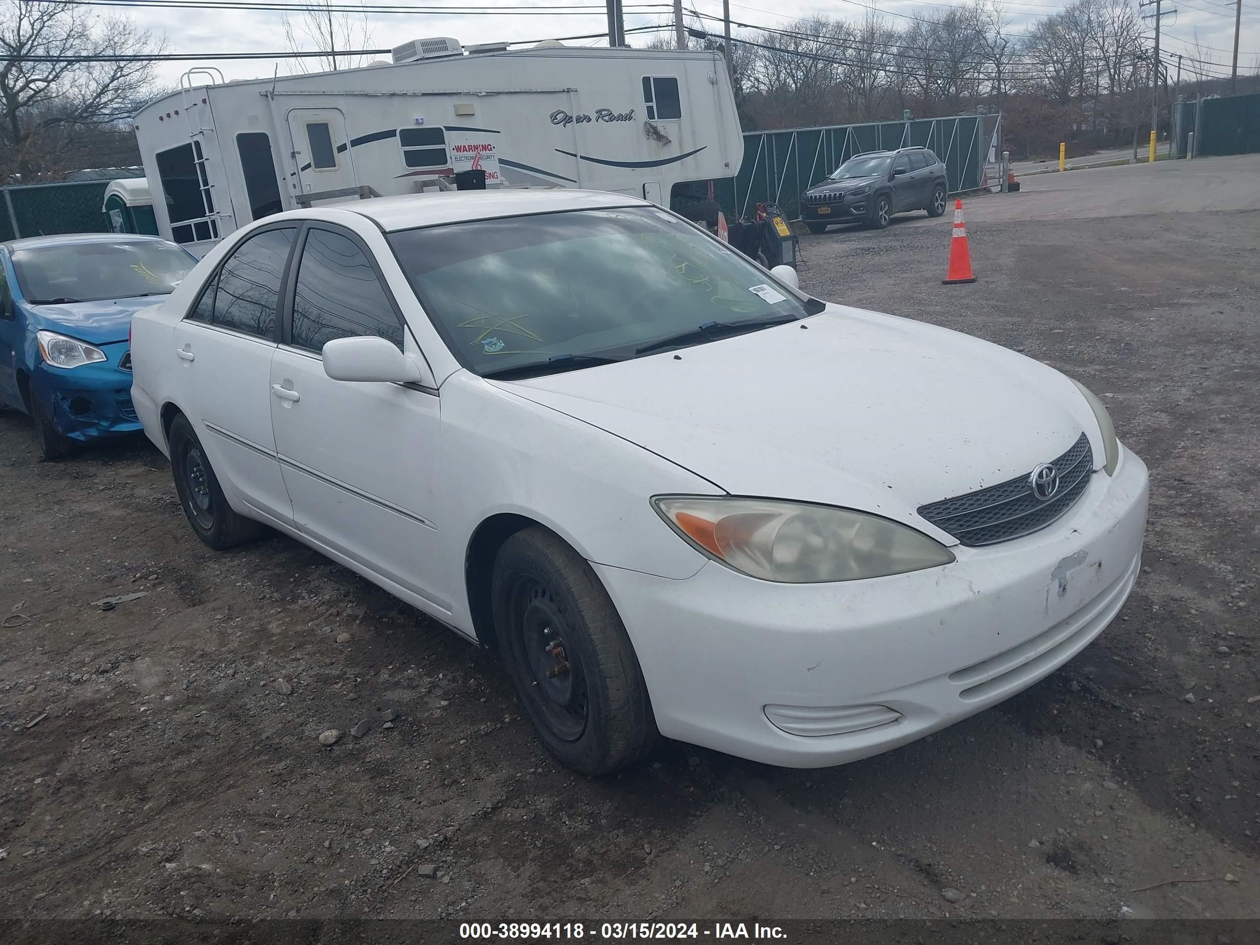 TOYOTA CAMRY 2002 jtdbe32k620041309