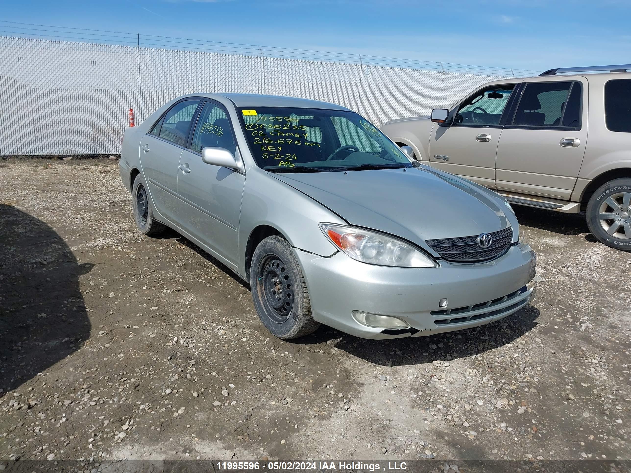 TOYOTA CAMRY 2002 jtdbe32k820086235