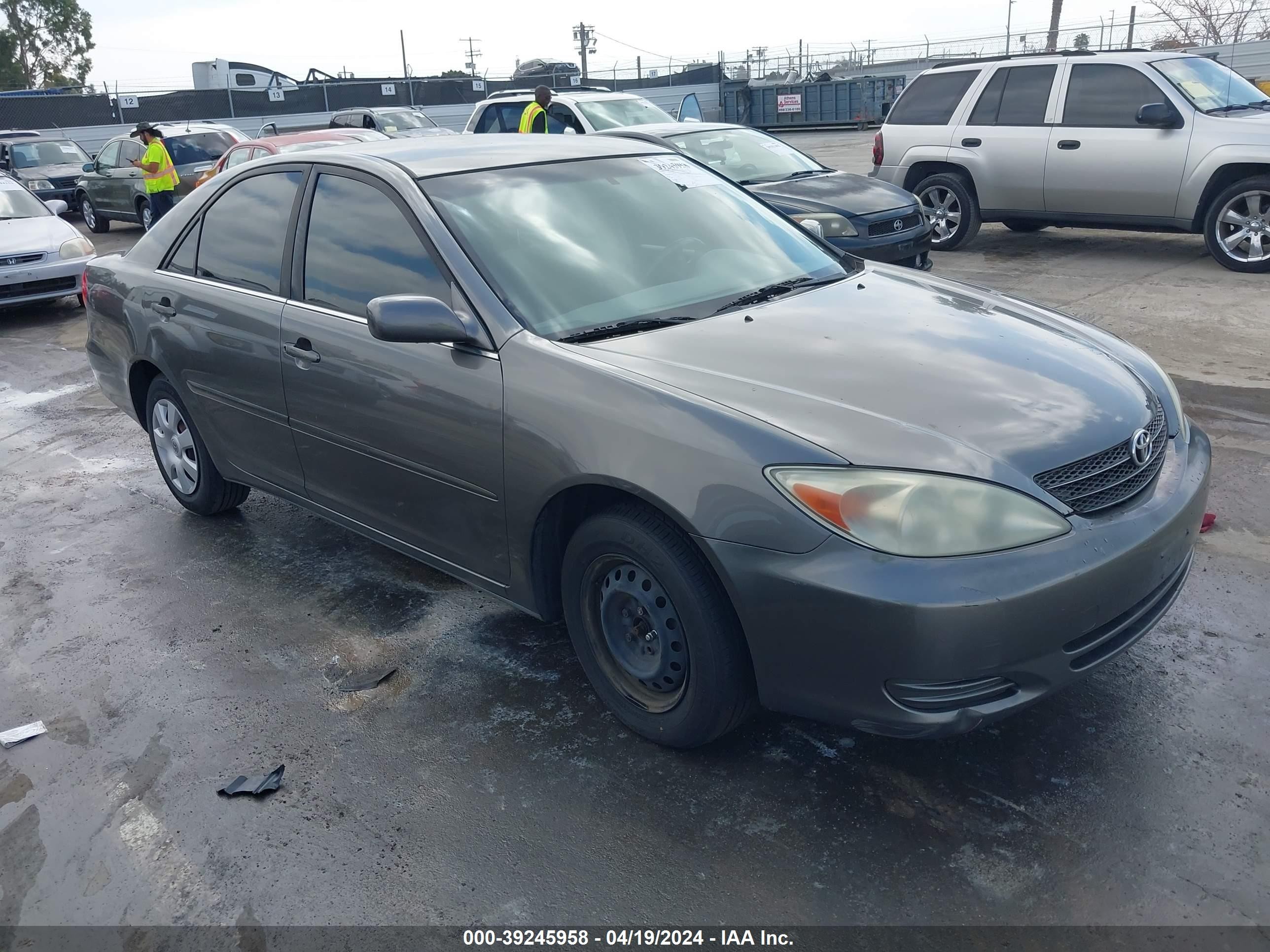 TOYOTA CAMRY 2004 jtdbe32k840284526