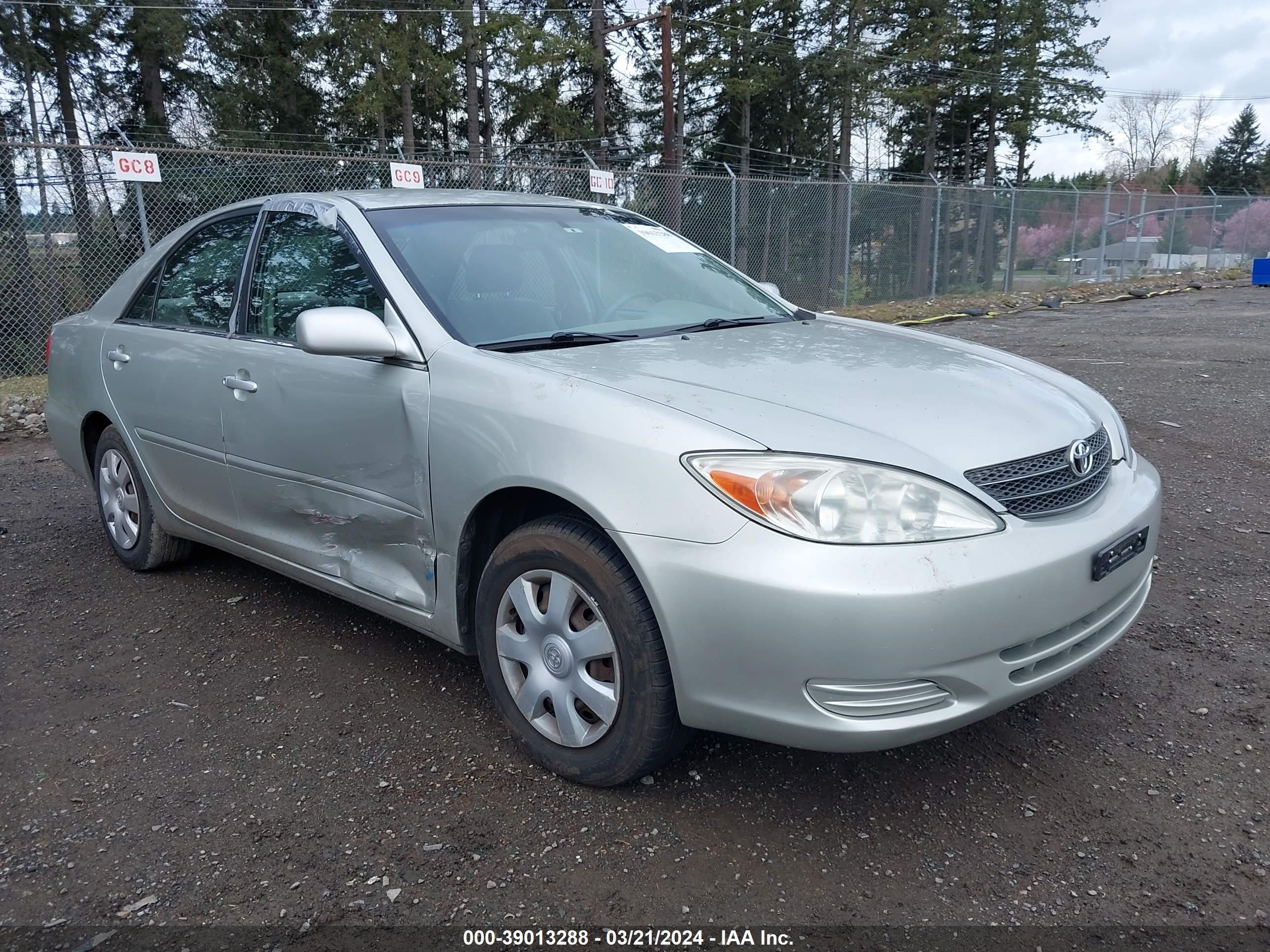 TOYOTA CAMRY 2002 jtdbe32k920020647