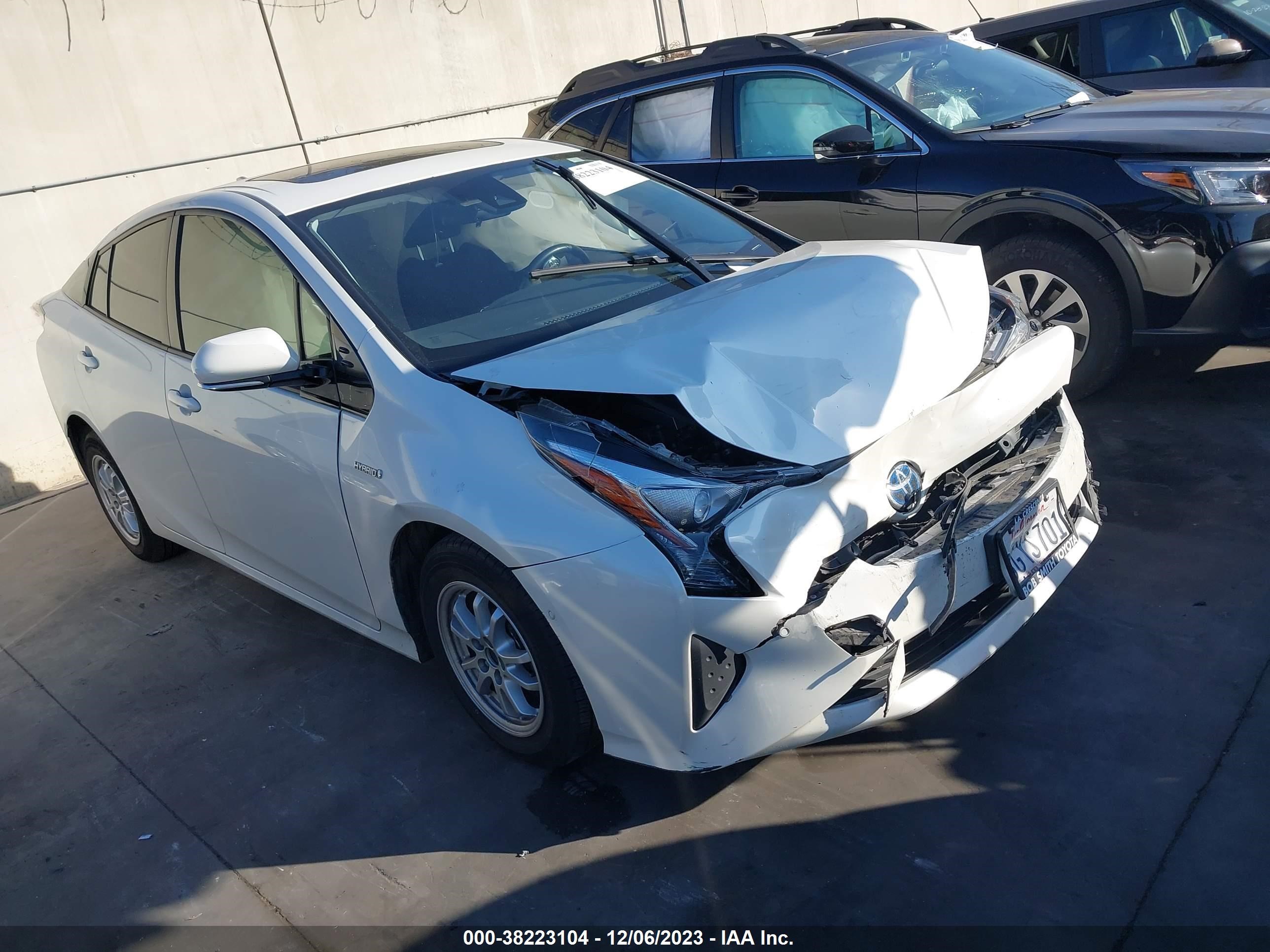 TOYOTA PRIUS 2018 jtdkarfu1j3067971